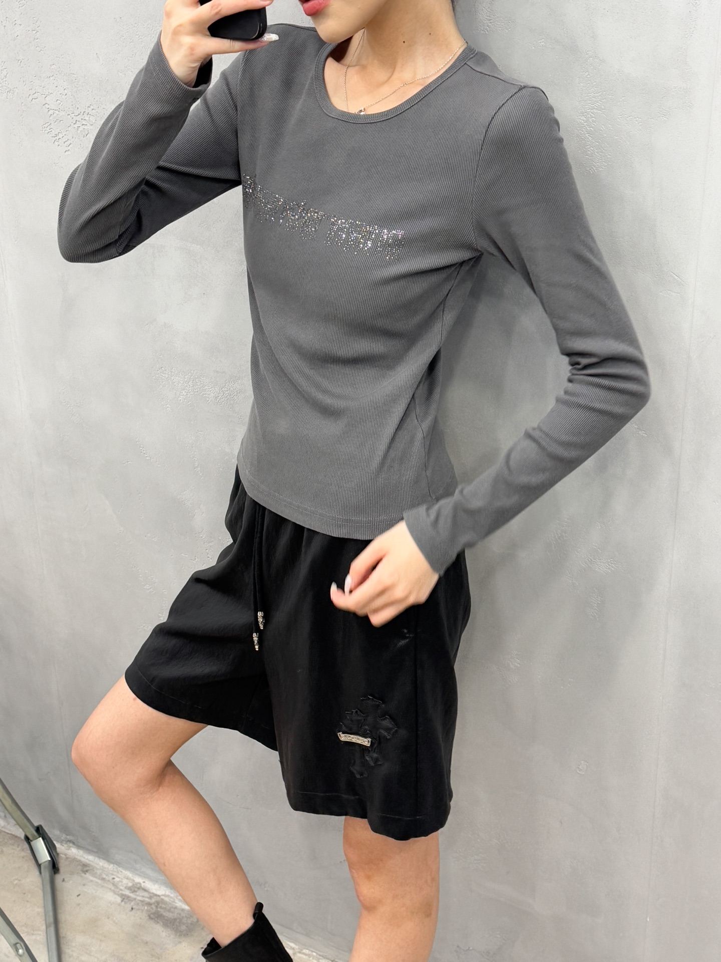 大王 ｜ 新款长袖打底，成衣洗水烫钻工艺，休闲时尚，尺码sml