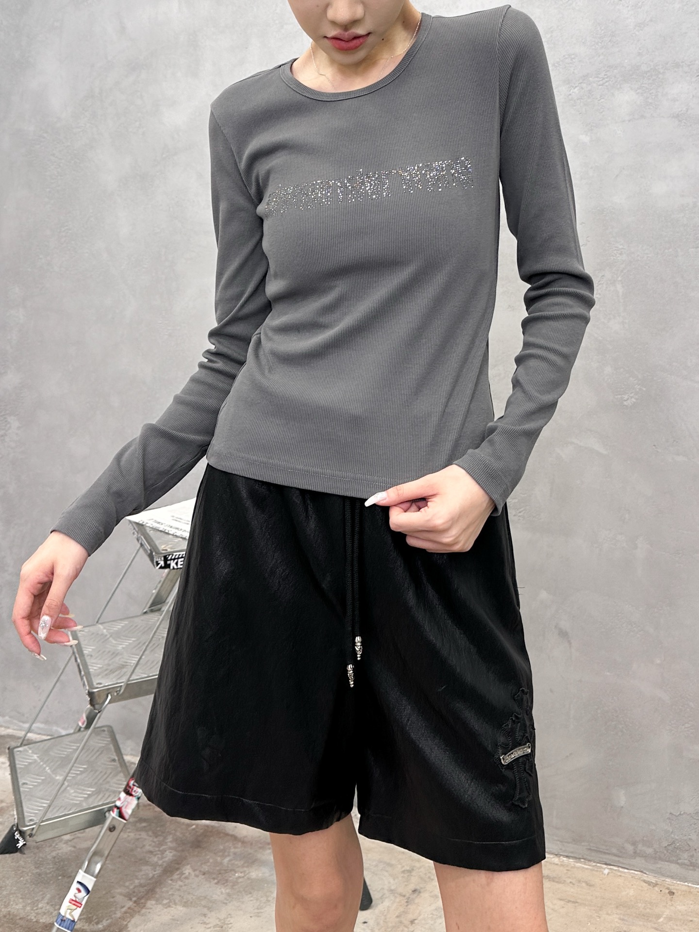 大王 ｜ 新款长袖打底，成衣洗水烫钻工艺，休闲时尚，尺码sml