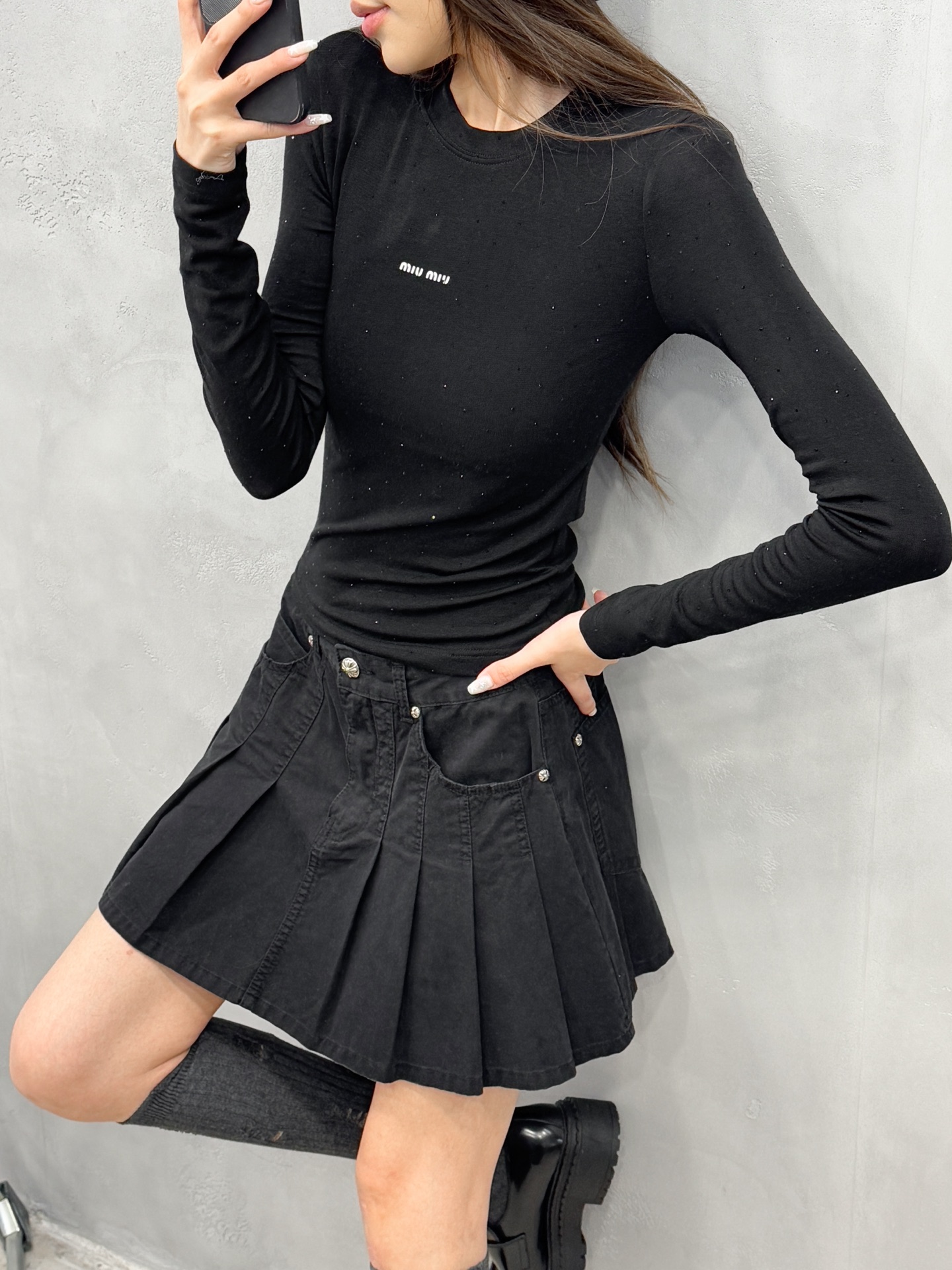 Miu ｜ 新款长袖打底，成衣全身烫钻工艺加前后印花，莱赛尔混纺面料亲肤感超强，尺码sml