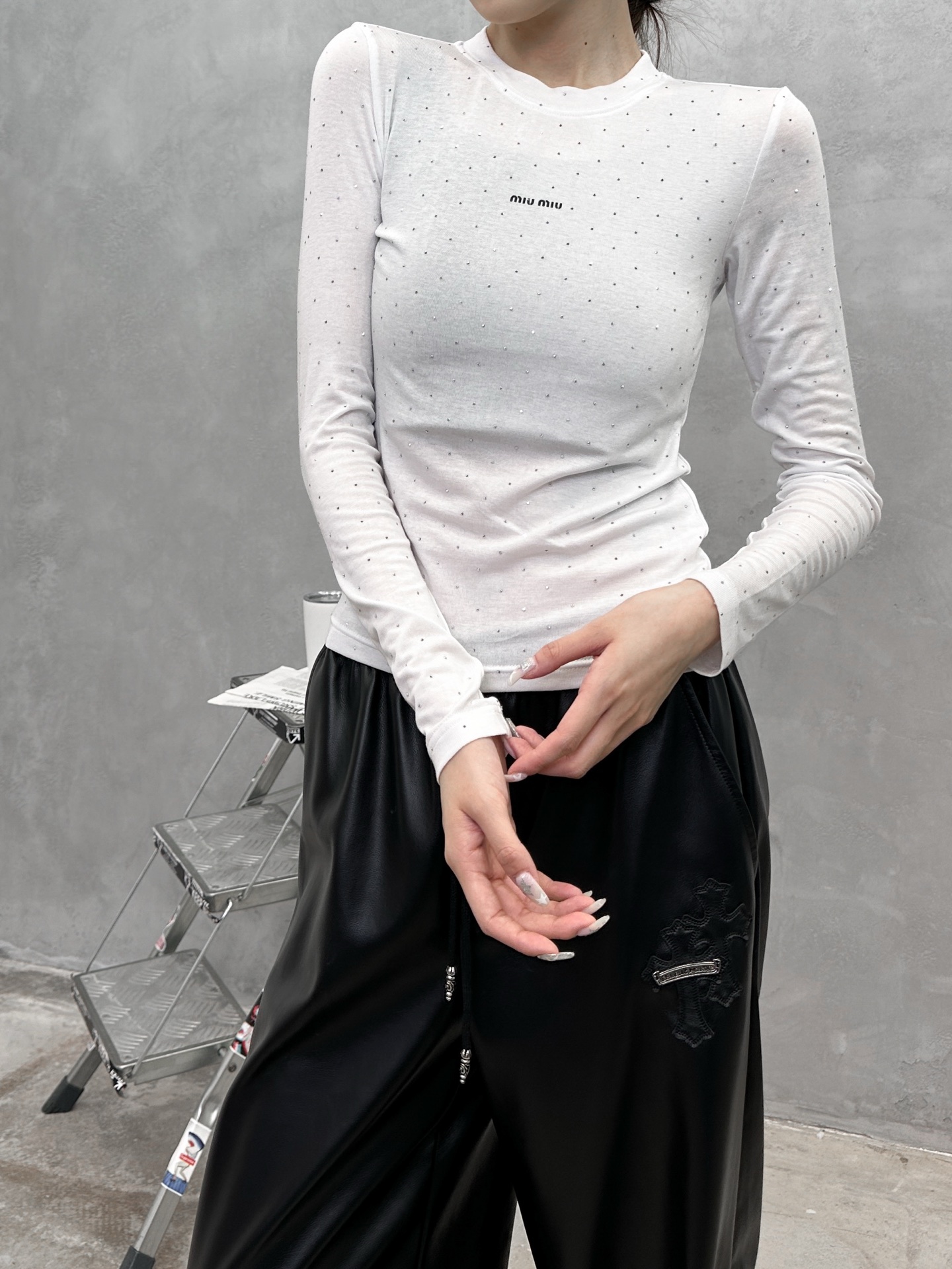 Miu ｜ 新款长袖打底，成衣全身烫钻工艺加前后印花，莱赛尔混纺面料亲肤感超强，尺码sml