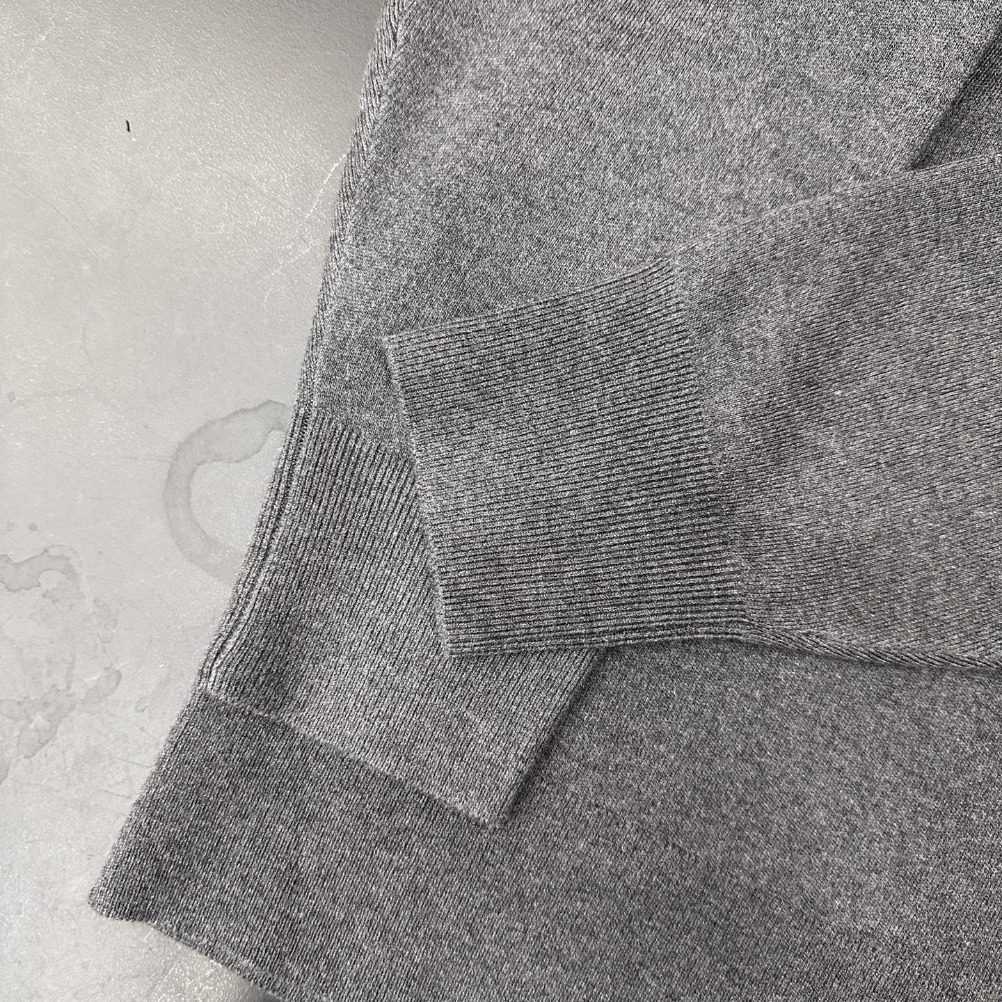 巴黎 ｜ 新款羊毛上衣，经典刺绣标，羊毛混纺纱线毛织，休闲时尚，男女同款，尺码sml