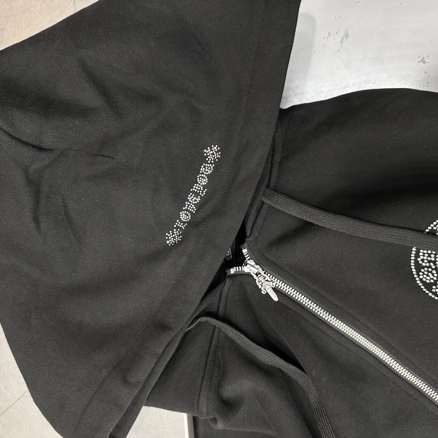 克罗心 ｜ 新款卫衣开衫，成衣洗水烫钻工艺，男女同款，尺码sml