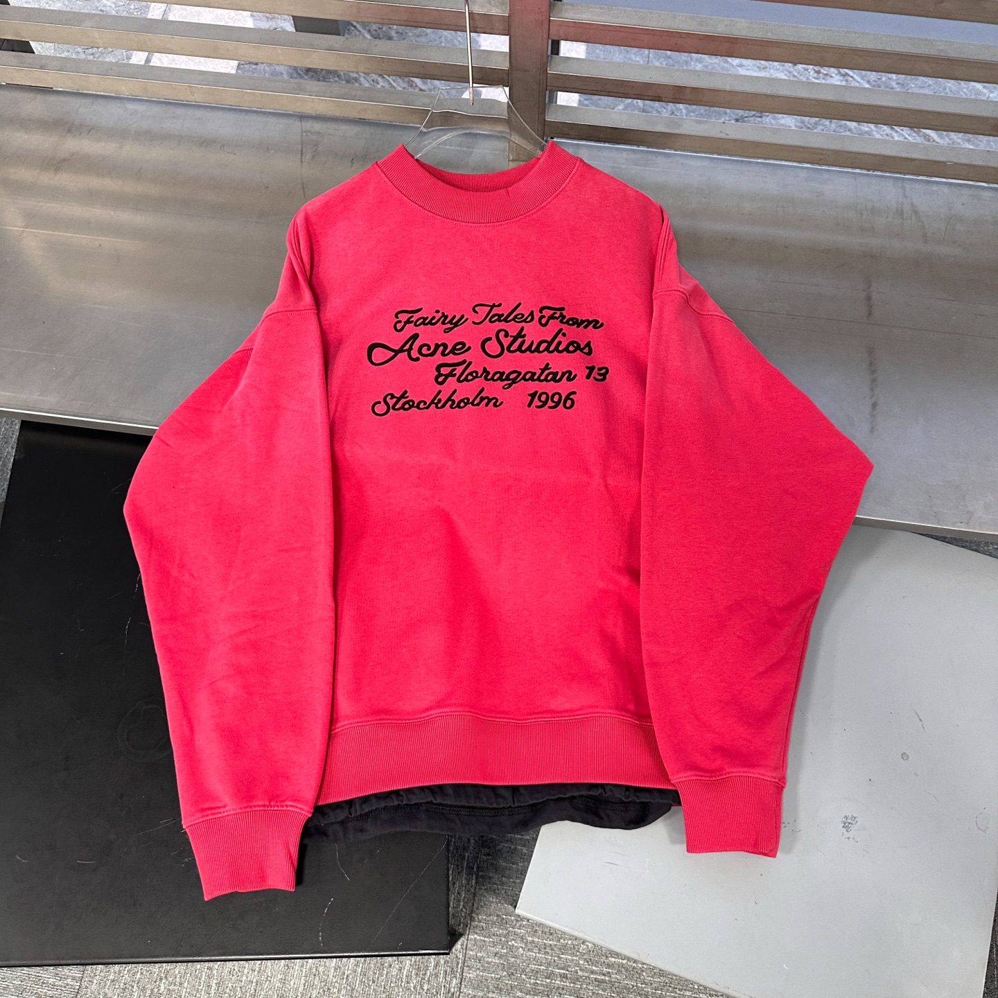 Acne ｜ 新款套头卫衣，成衣洗水炒色喷色工艺加前后印花，上下拼接假两件款式，男女同款，尺码sml