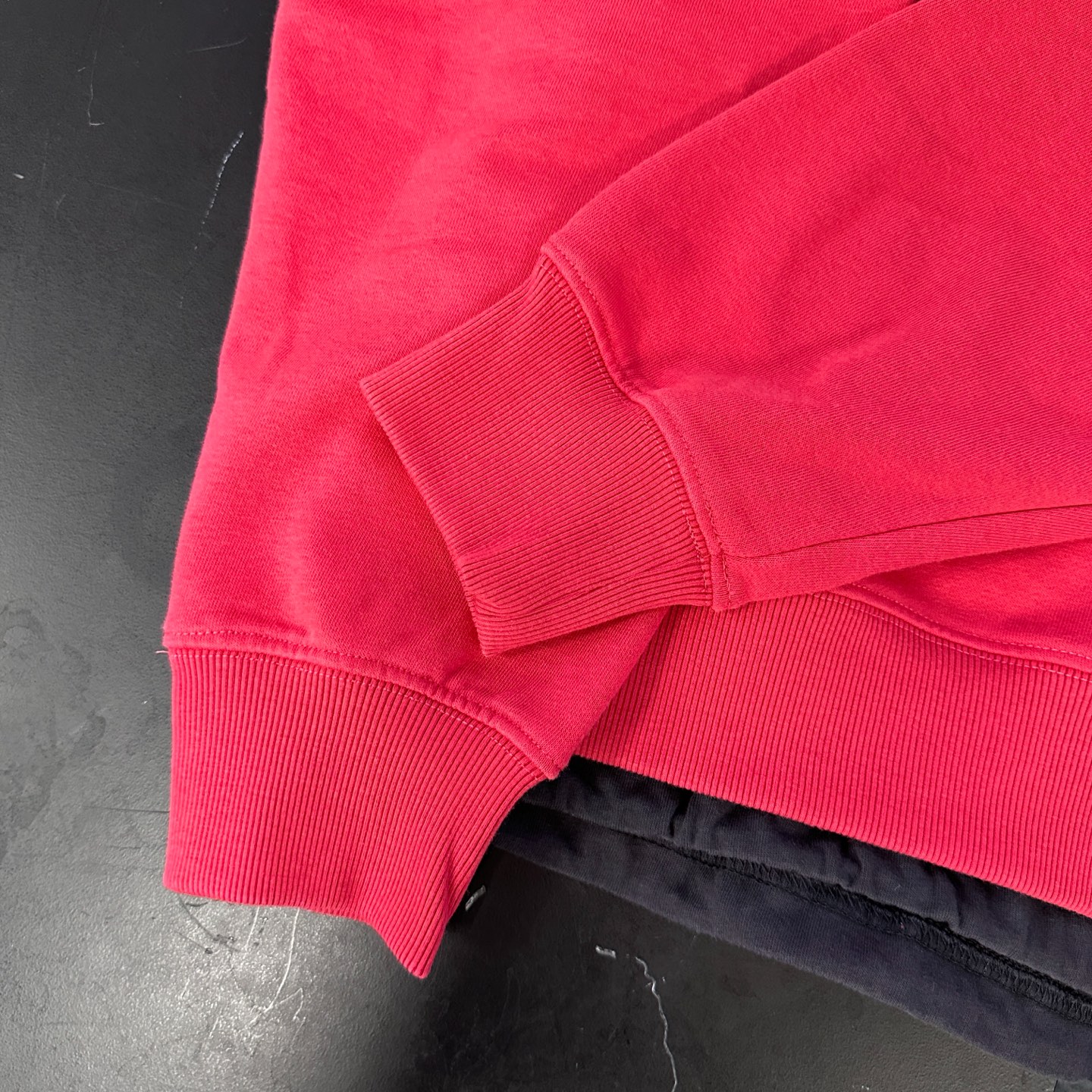 Acne ｜ 新款套头卫衣，成衣洗水炒色喷色工艺加前后印花，上下拼接假两件款式，男女同款，尺码sml