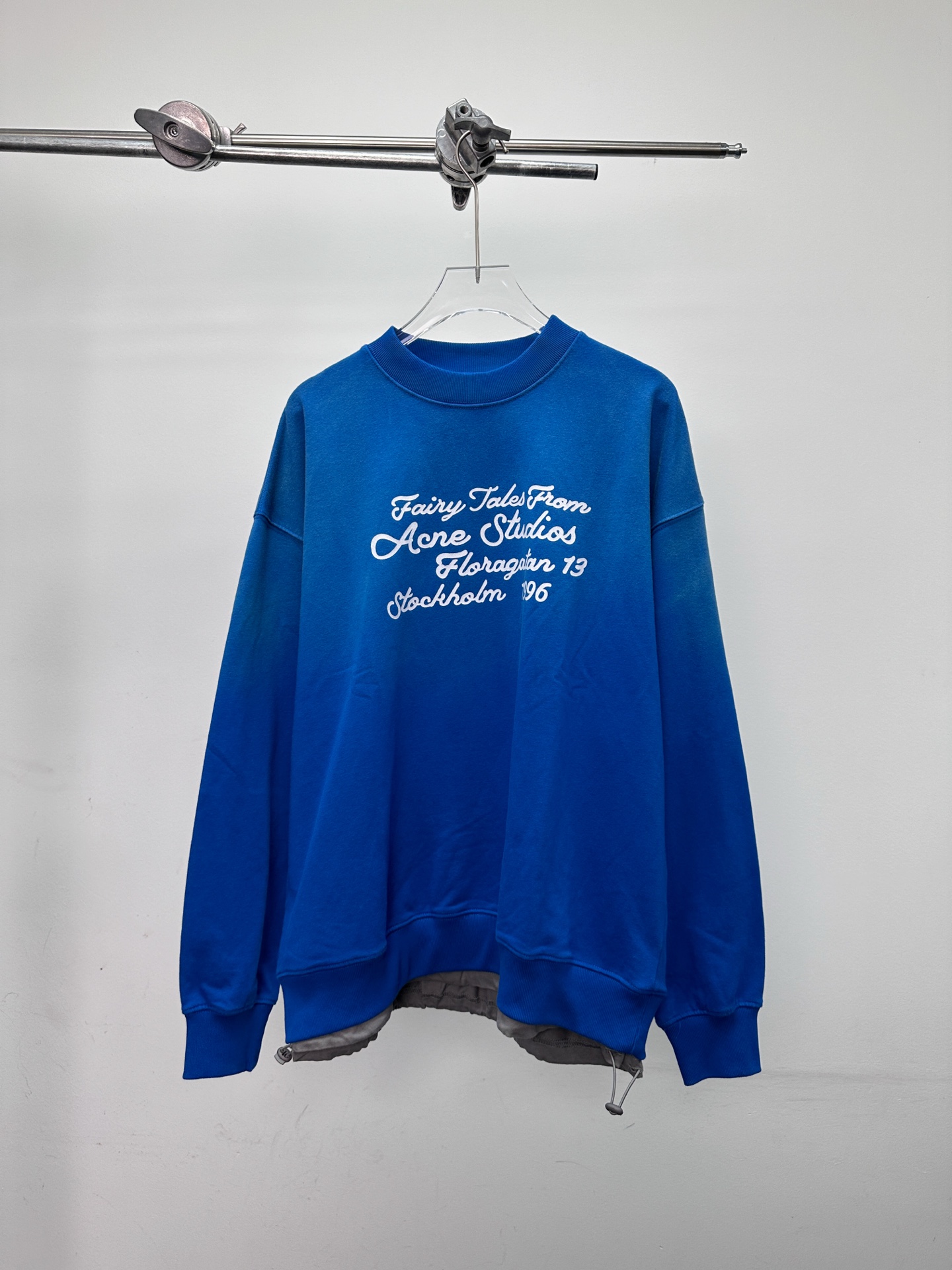 Acne ｜ 新款套头卫衣，成衣洗水炒色喷色工艺加前后印花，上下拼接假两件款式，男女同款，尺码sml