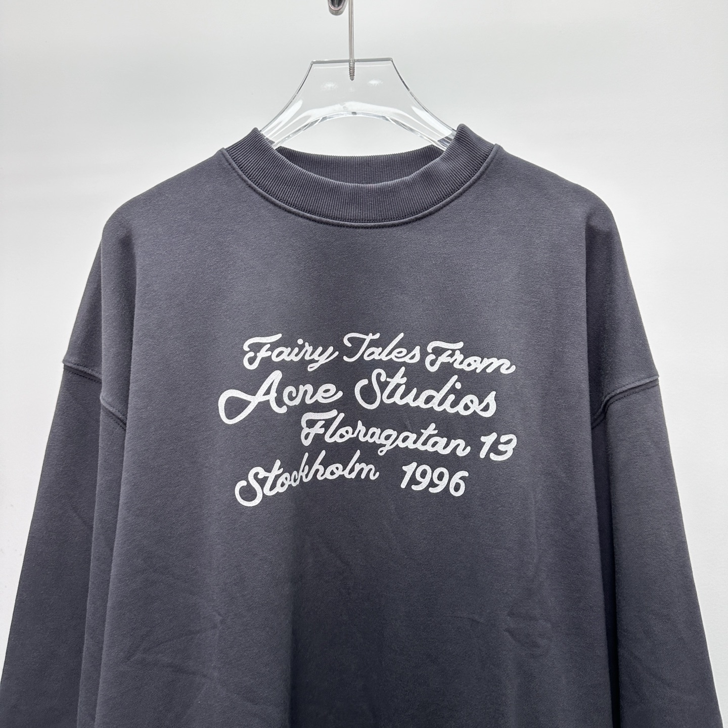 Acne ｜ 新款套头卫衣，成衣洗水炒色喷色工艺加前后印花，上下拼接假两件款式，男女同款，尺码sml