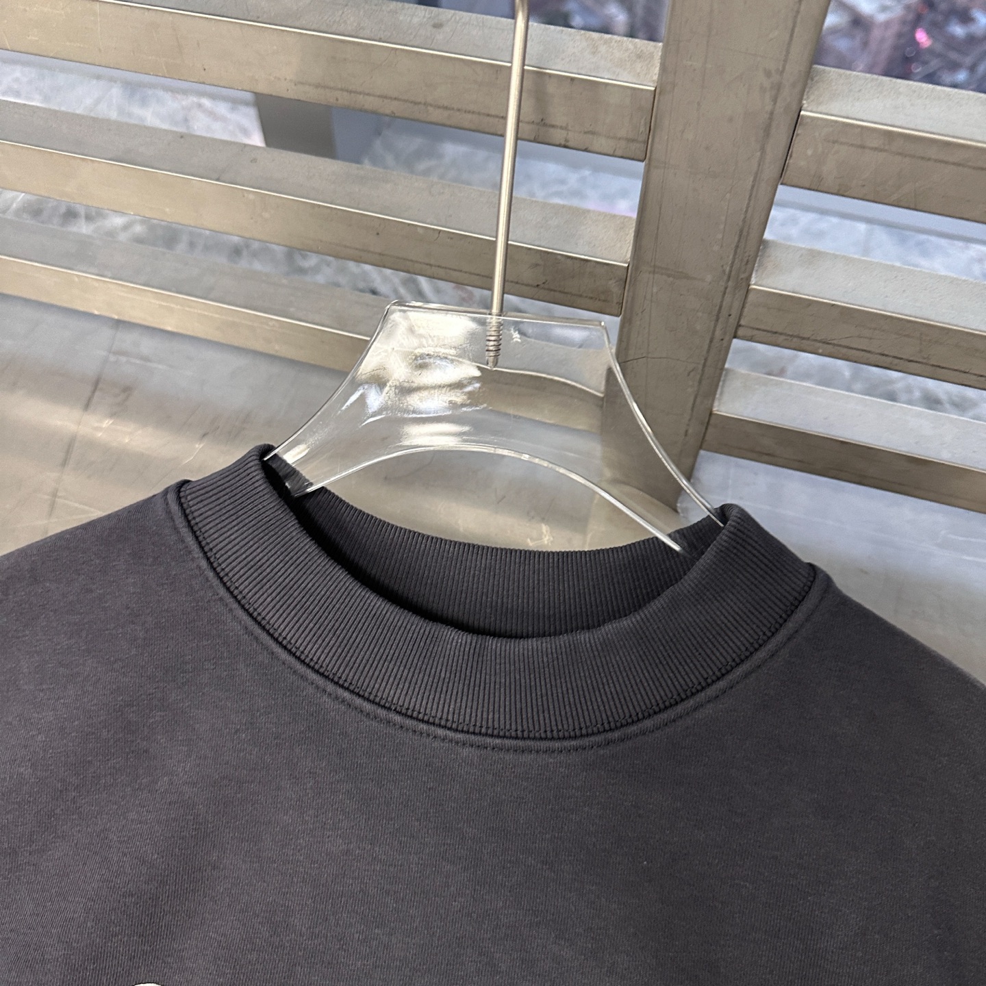 Acne ｜ 新款套头卫衣，成衣洗水炒色喷色工艺加前后印花，上下拼接假两件款式，男女同款，尺码sml