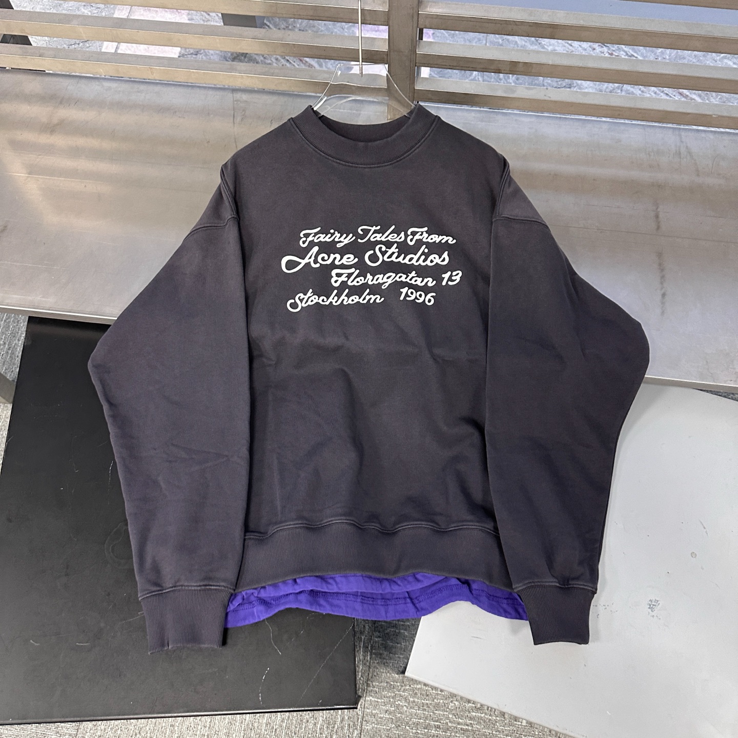 Acne ｜ 新款套头卫衣，成衣洗水炒色喷色工艺加前后印花，上下拼接假两件款式，男女同款，尺码sml