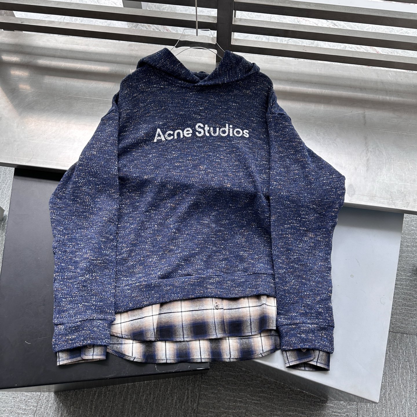 Acne ｜ 新款拼接套头卫衣，经典印花标，针梭织拼接工艺，特殊羊毛混纺面料，休闲时尚，男女同款，尺码s