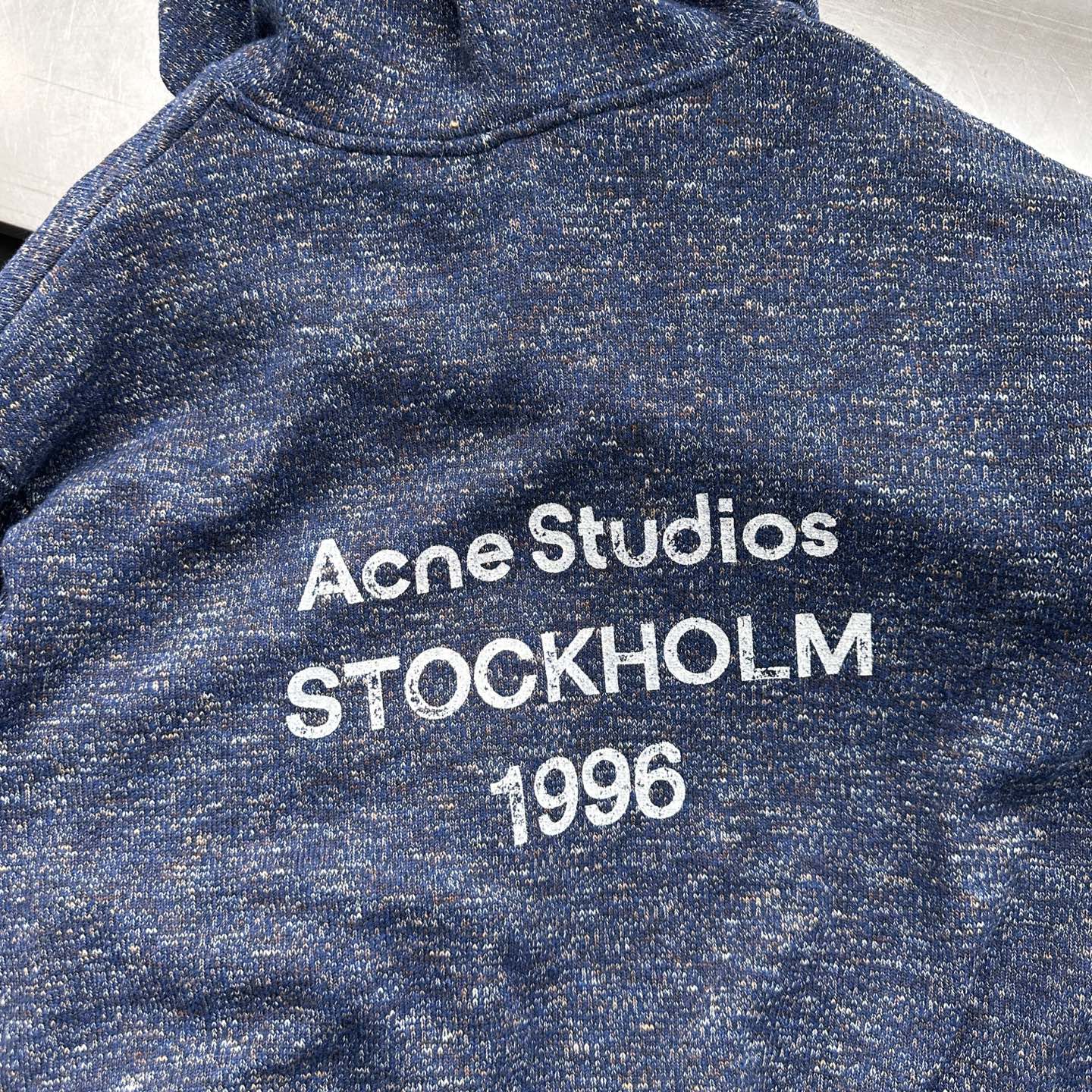 Acne ｜ 新款拼接套头卫衣，经典印花标，针梭织拼接工艺，特殊羊毛混纺面料，休闲时尚，男女同款，尺码s