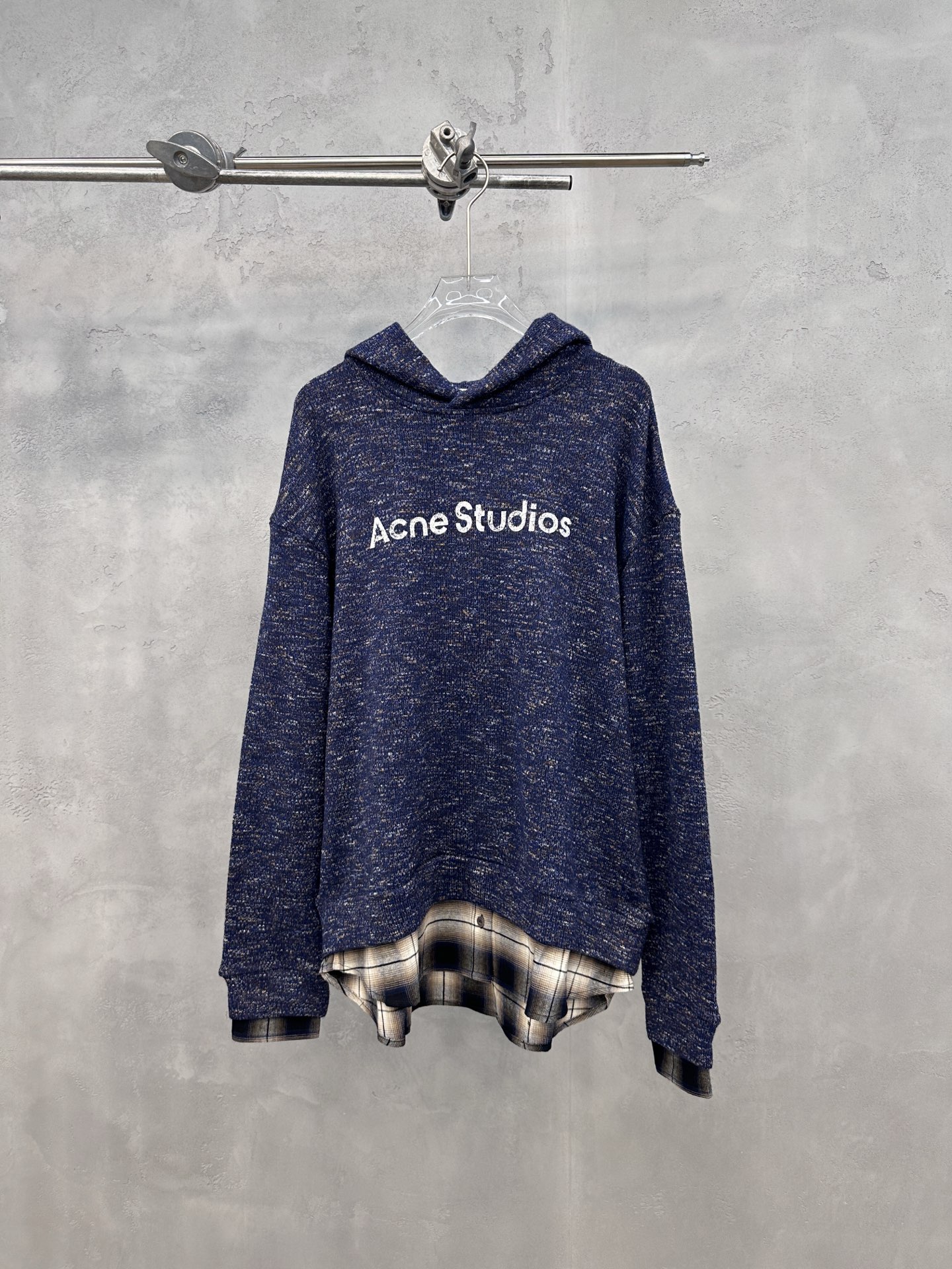 Acne ｜ 新款拼接套头卫衣，经典印花标，针梭织拼接工艺，特殊羊毛混纺面料，休闲时尚，男女同款，尺码s