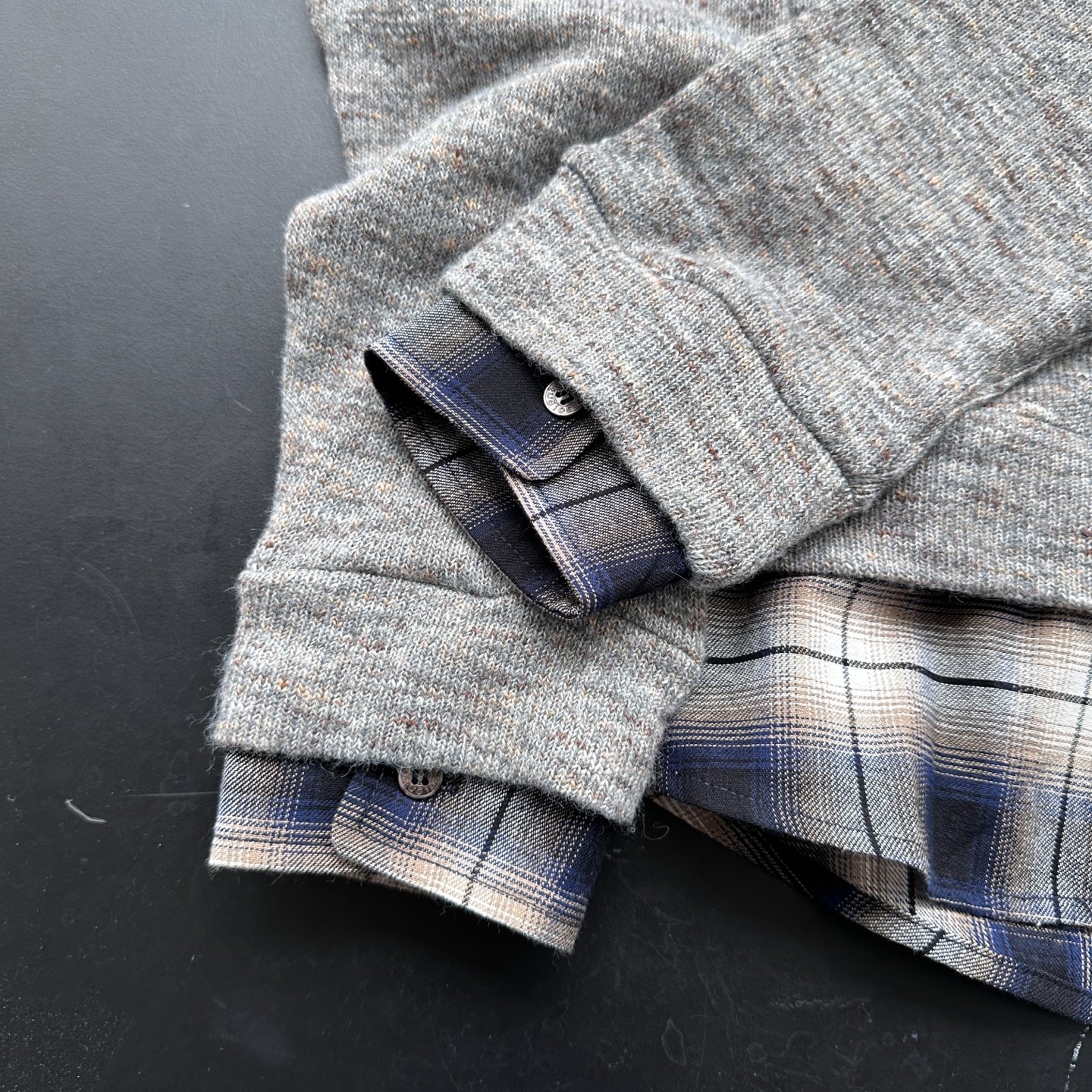 Acne ｜ 新款拼接套头卫衣，经典印花标，针梭织拼接工艺，特殊羊毛混纺面料，休闲时尚，男女同款，尺码s