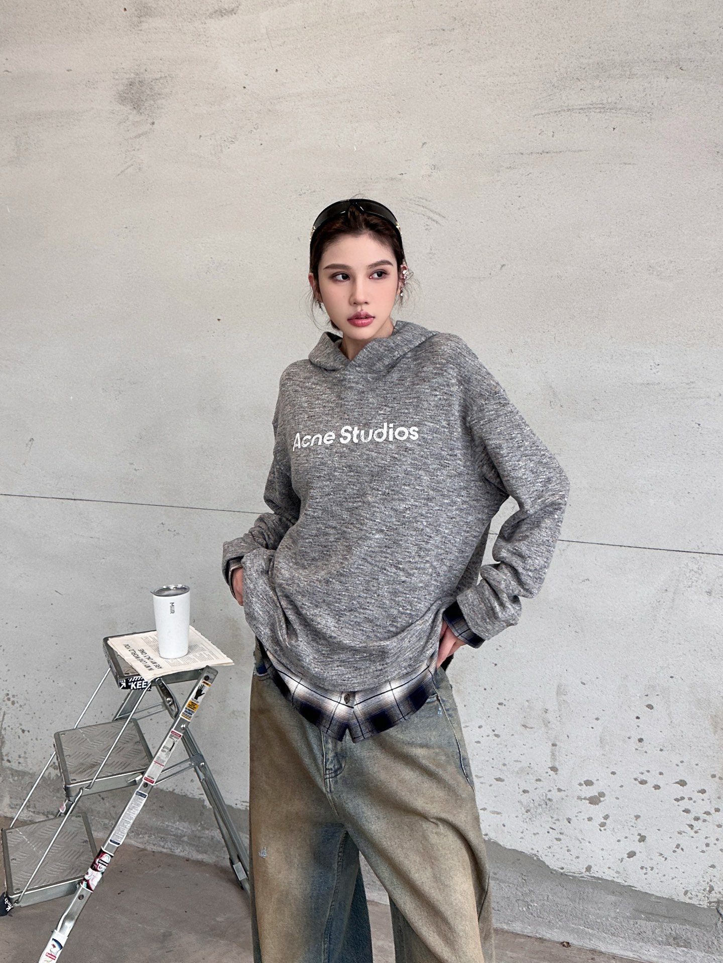 Acne ｜ 新款拼接套头卫衣，经典印花标，针梭织拼接工艺，特殊羊毛混纺面料，休闲时尚，男女同款，尺码s