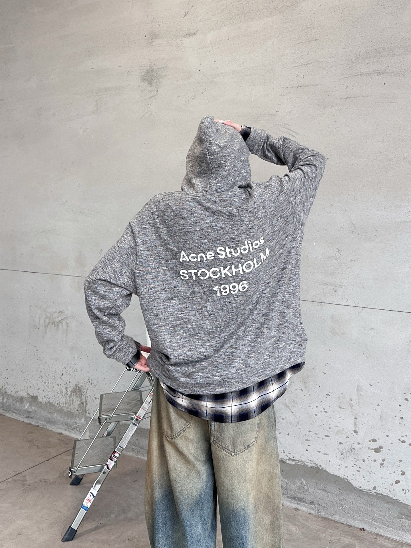 Acne ｜ 新款拼接套头卫衣，经典印花标，针梭织拼接工艺，特殊羊毛混纺面料，休闲时尚，男女同款，尺码s