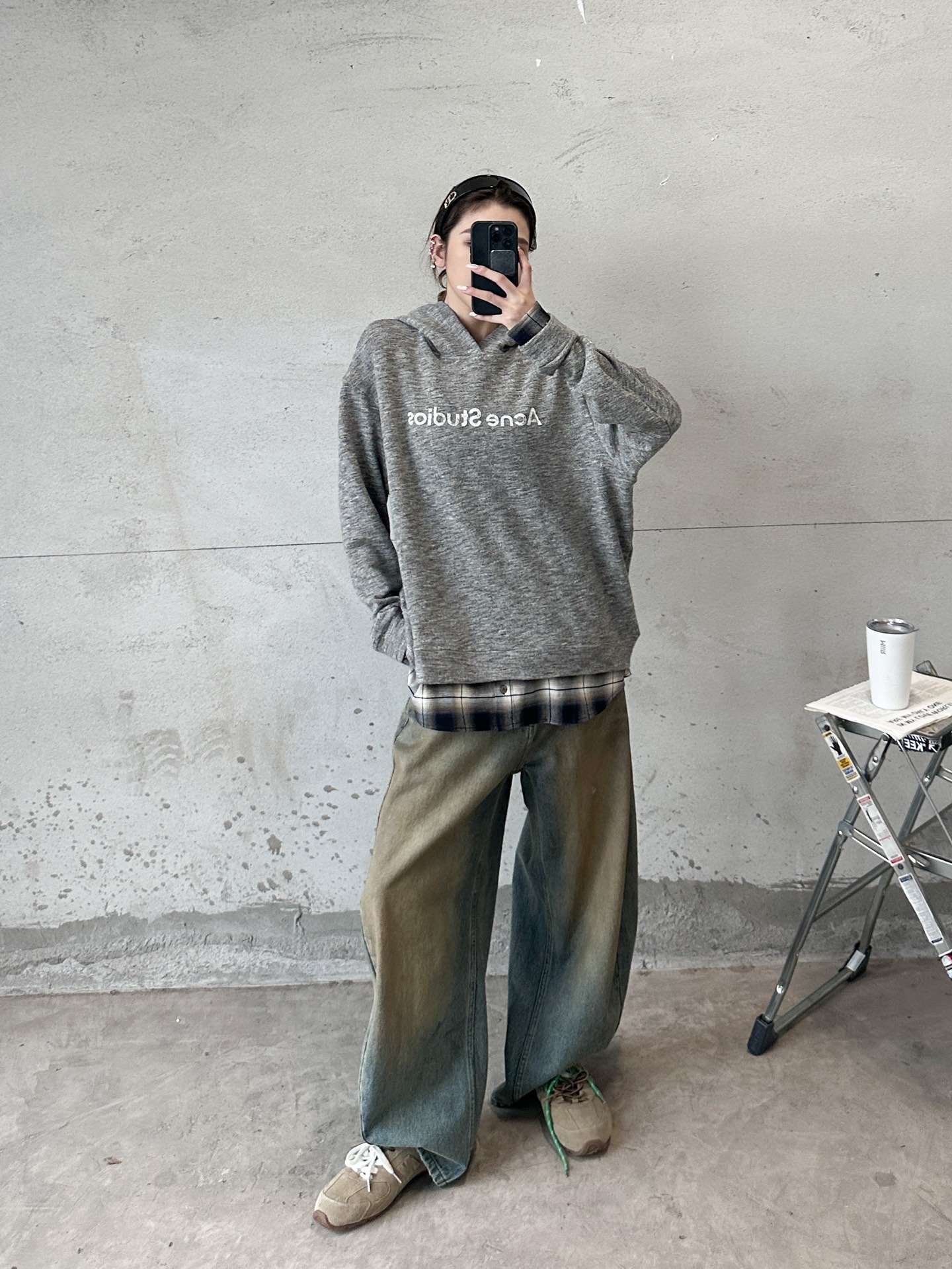 Acne ｜ 新款拼接套头卫衣，经典印花标，针梭织拼接工艺，特殊羊毛混纺面料，休闲时尚，男女同款，尺码s