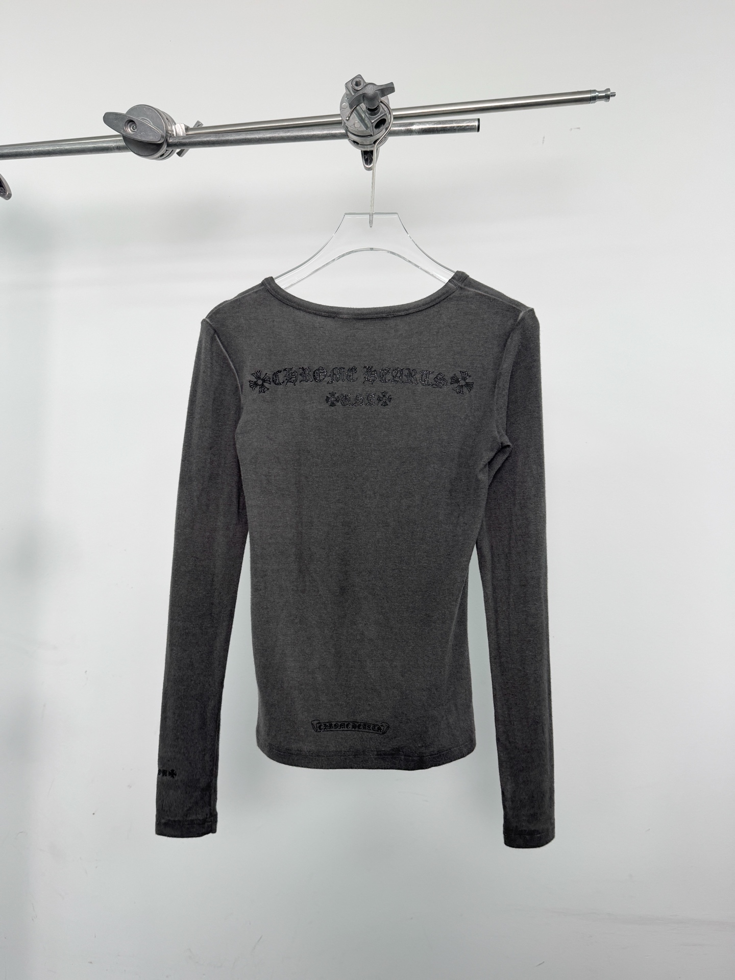 克罗心 ｜ 新款长袖打底，成衣洗水炒色工艺加5处印花，人棉混纺面料亲肤感超强，尺码sml