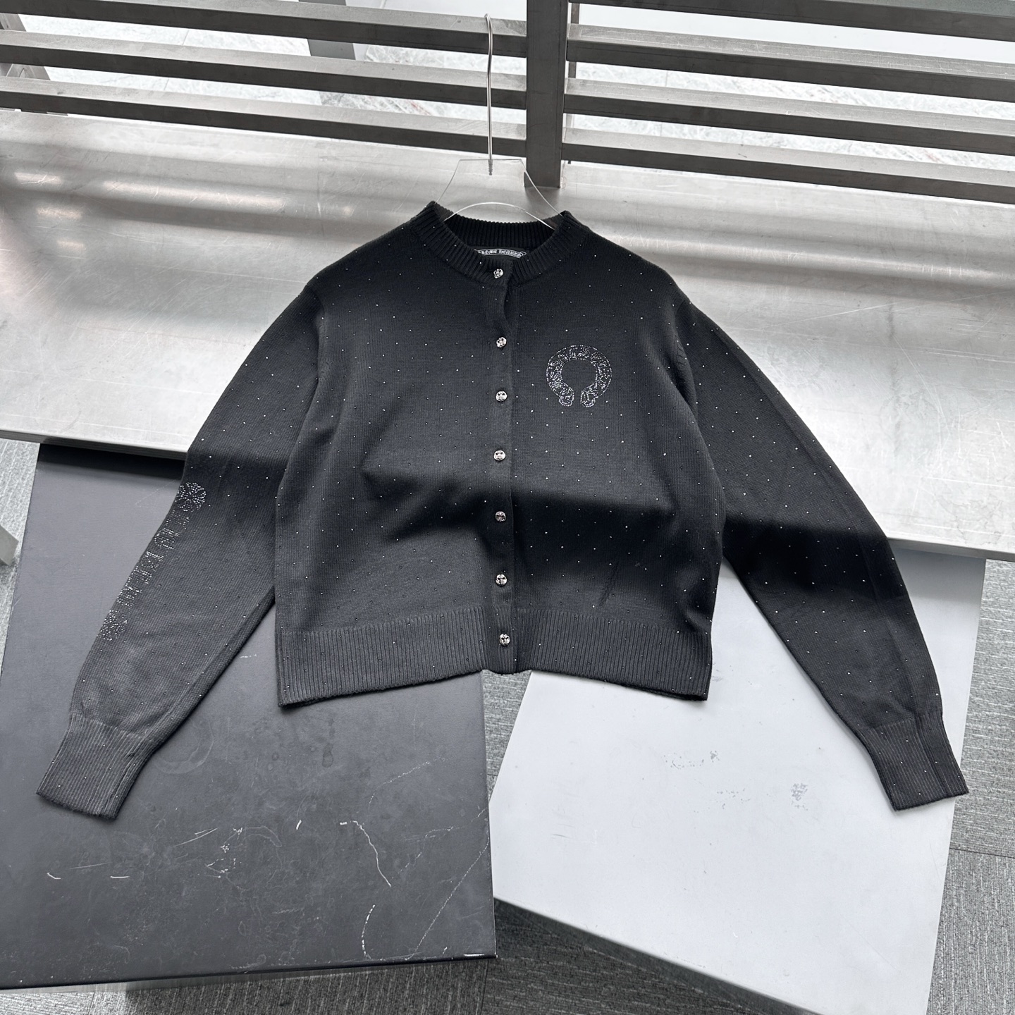 克罗心 ｜ 新款羊毛开衫，成衣烫钻工艺，羊毛混纺面料，休闲时尚，尺码sml