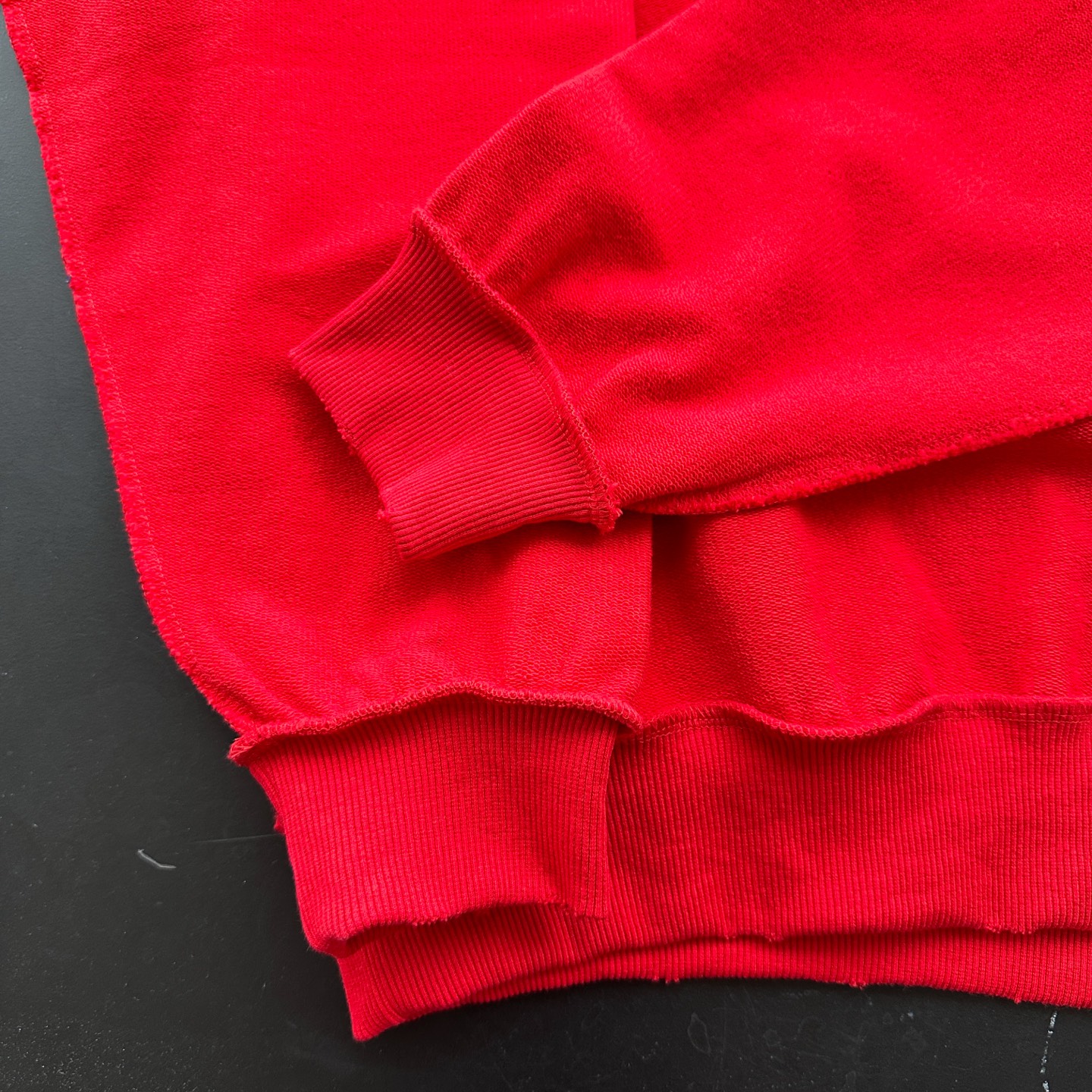 巴黎 ｜ 新款圆领卫衣，成衣洗水炒色吊磨工艺加四处绣花，男女同款，尺码sml