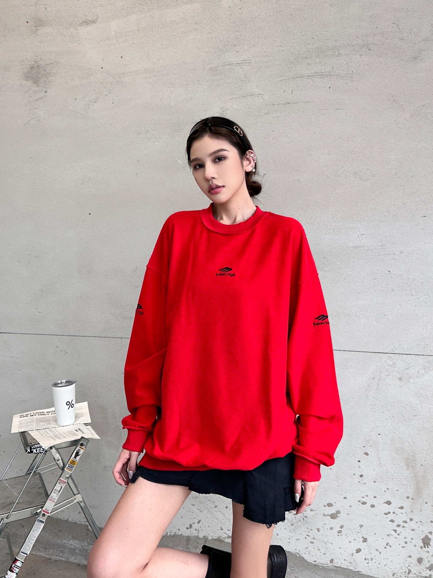 巴黎 ｜ 新款圆领卫衣，成衣洗水炒色吊磨工艺加四处绣花，男女同款，尺码sml