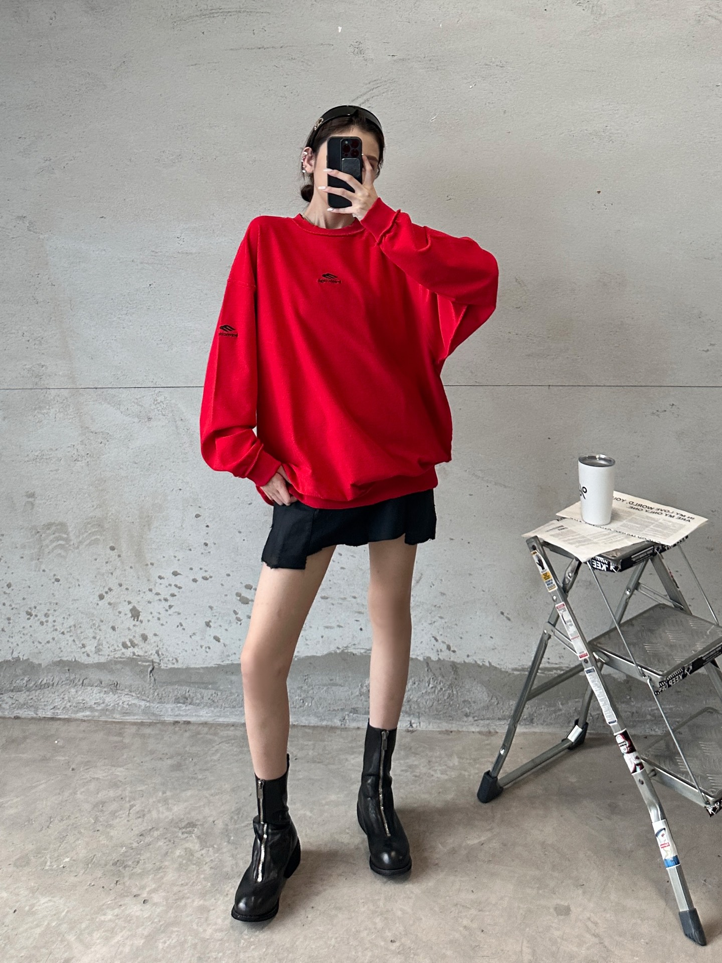 巴黎 ｜ 新款圆领卫衣，成衣洗水炒色吊磨工艺加四处绣花，男女同款，尺码sml