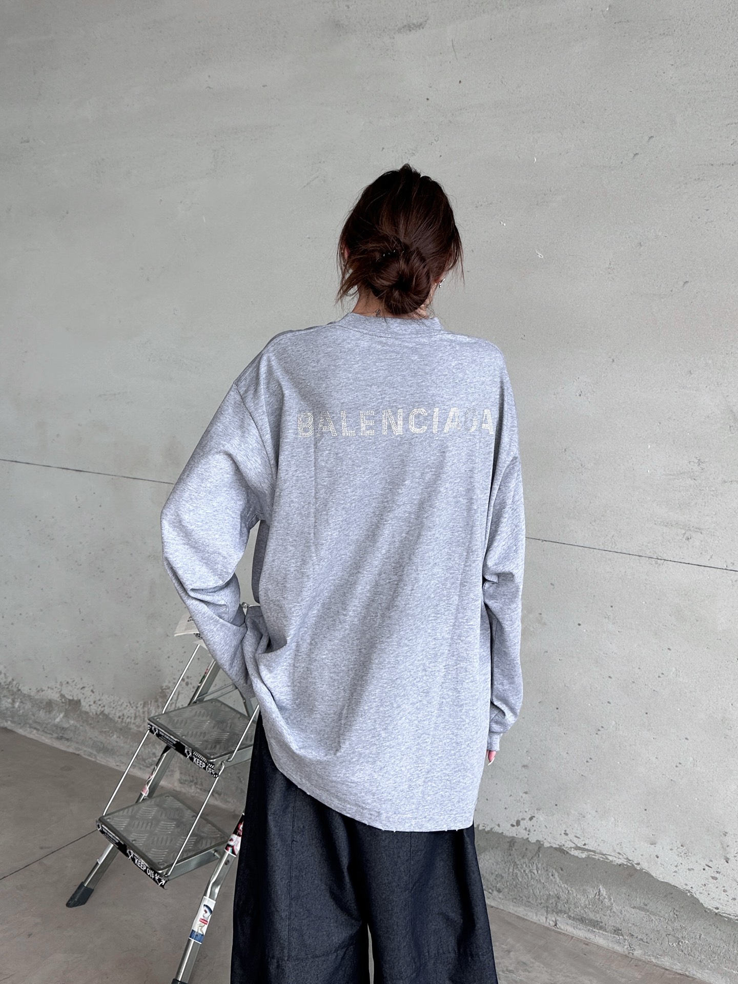 🌾巴黎 ｜ 新款长袖t，成衣洗水喷色工艺加成衣烫钻，男女同款，尺码sml