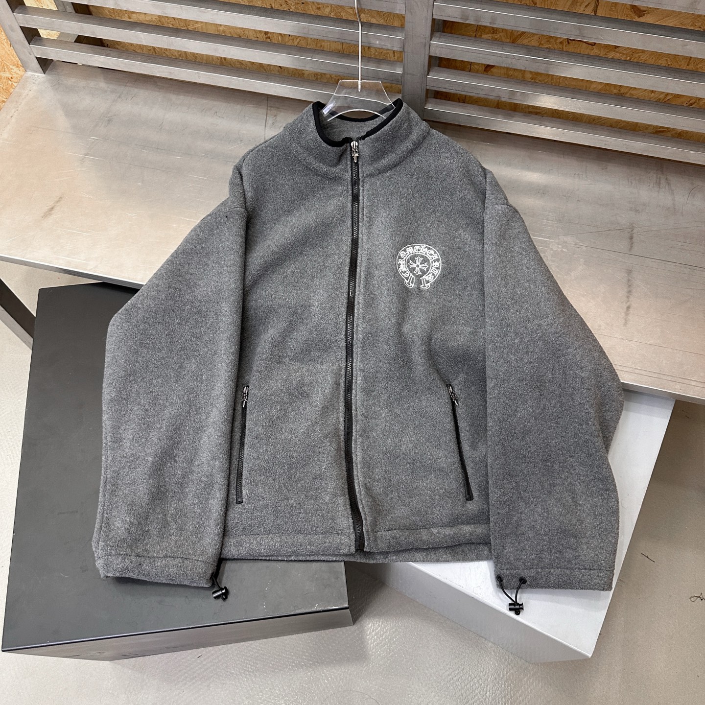 🌾克罗心 ｜ 新款摇粒绒开衫，经典刺绣标，高密保暖摇粒绒面料，休闲时尚，男女同款，尺码sml