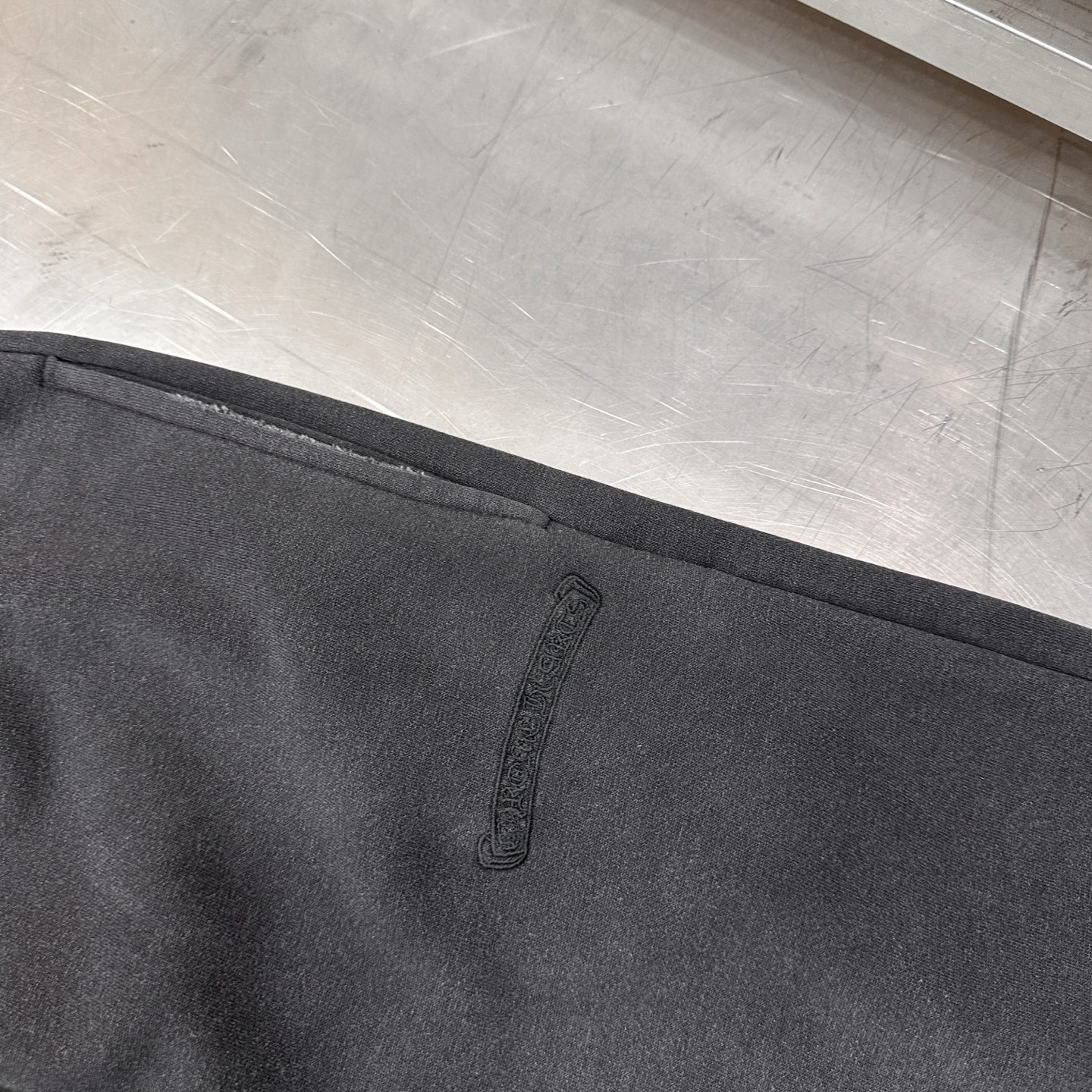 🌾克罗心 ｜ 新款卫裤，成衣洗水炒色吊磨工艺加前后刺绣标，洗褪抓绒面料，时尚保暖，男女同款，尺码sml