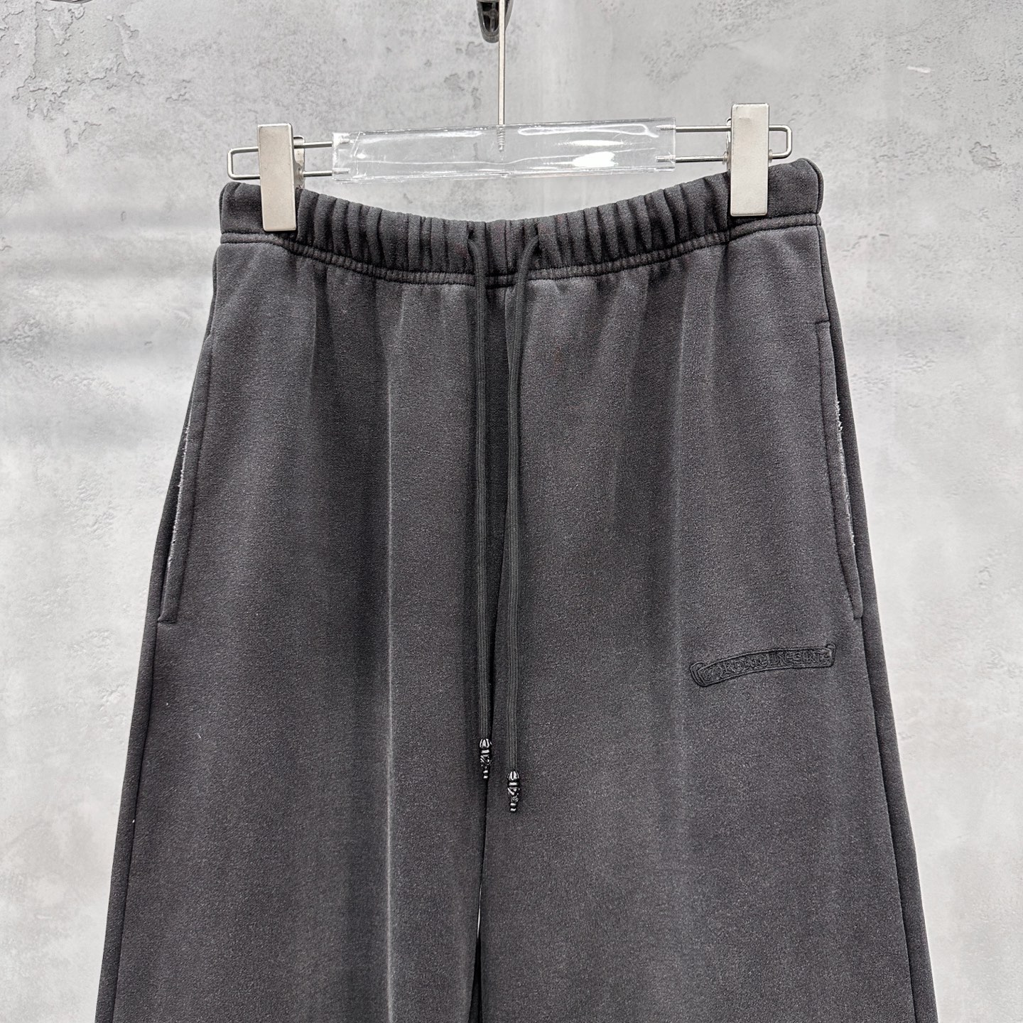 🌾克罗心 ｜ 新款卫裤，成衣洗水炒色吊磨工艺加前后刺绣标，洗褪抓绒面料，时尚保暖，男女同款，尺码sml