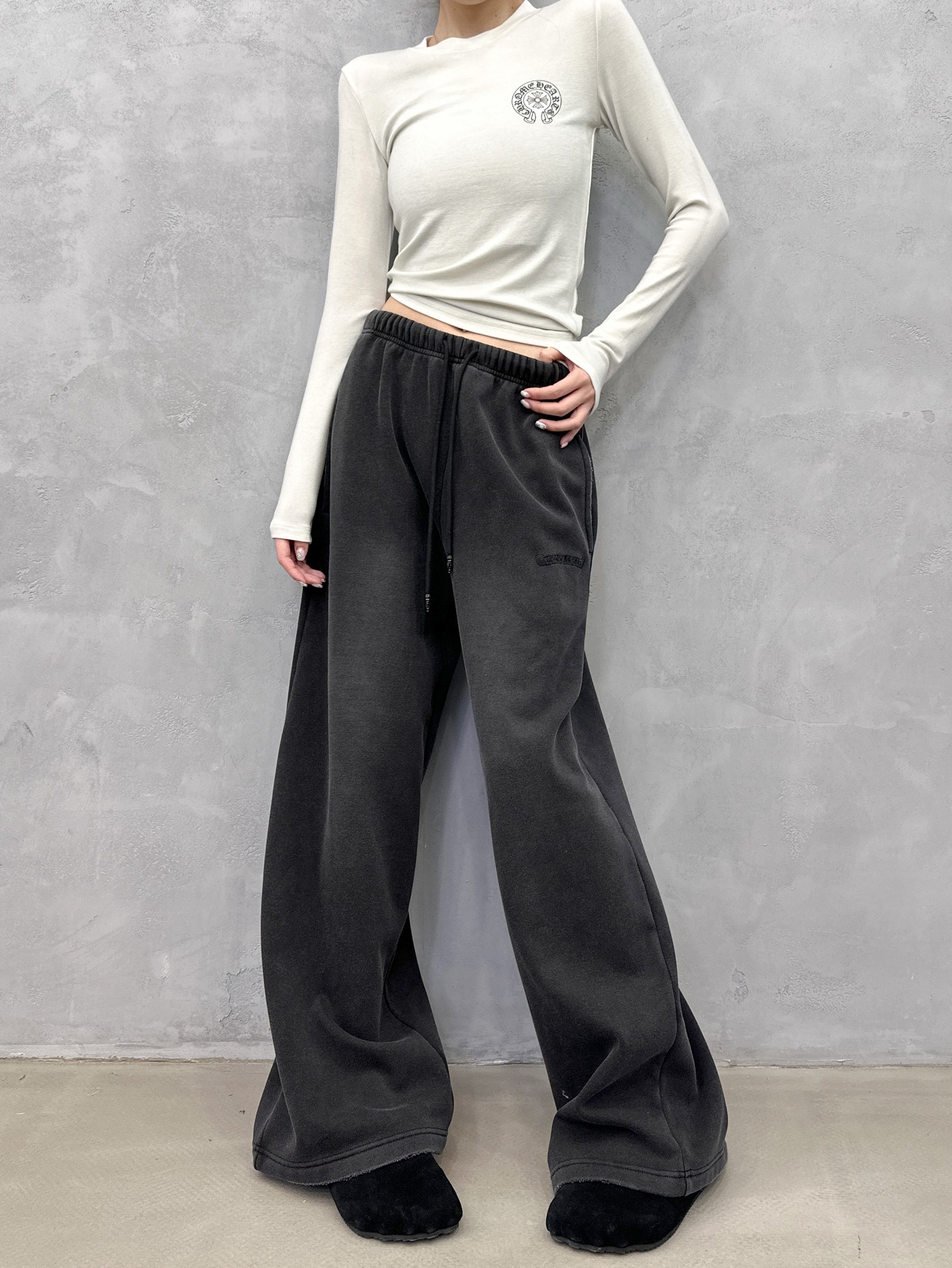 🌾克罗心 ｜ 新款卫裤，成衣洗水炒色吊磨工艺加前后刺绣标，洗褪抓绒面料，时尚保暖，男女同款，尺码sml