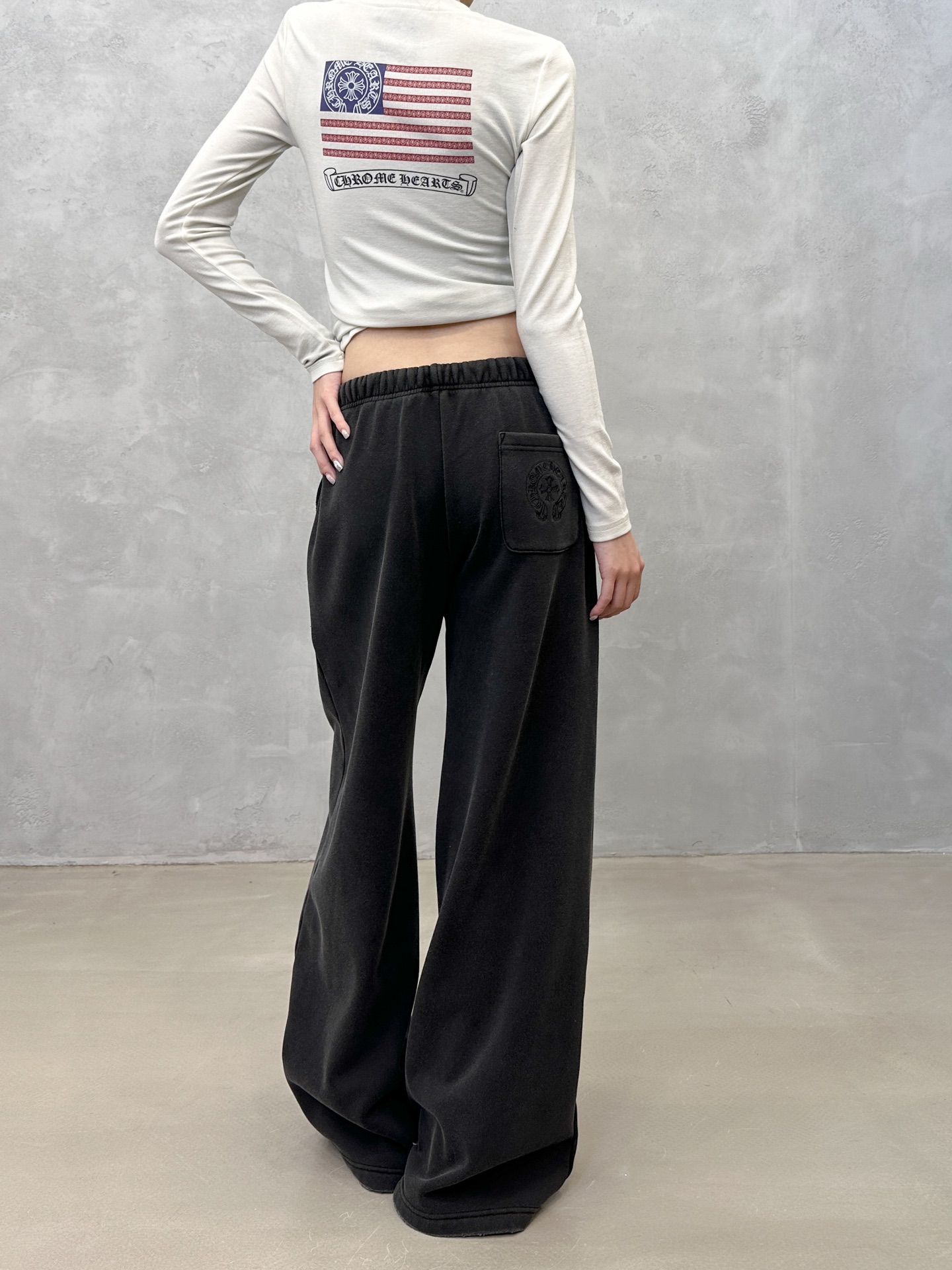 🌾克罗心 ｜ 新款卫裤，成衣洗水炒色吊磨工艺加前后刺绣标，洗褪抓绒面料，时尚保暖，男女同款，尺码sml