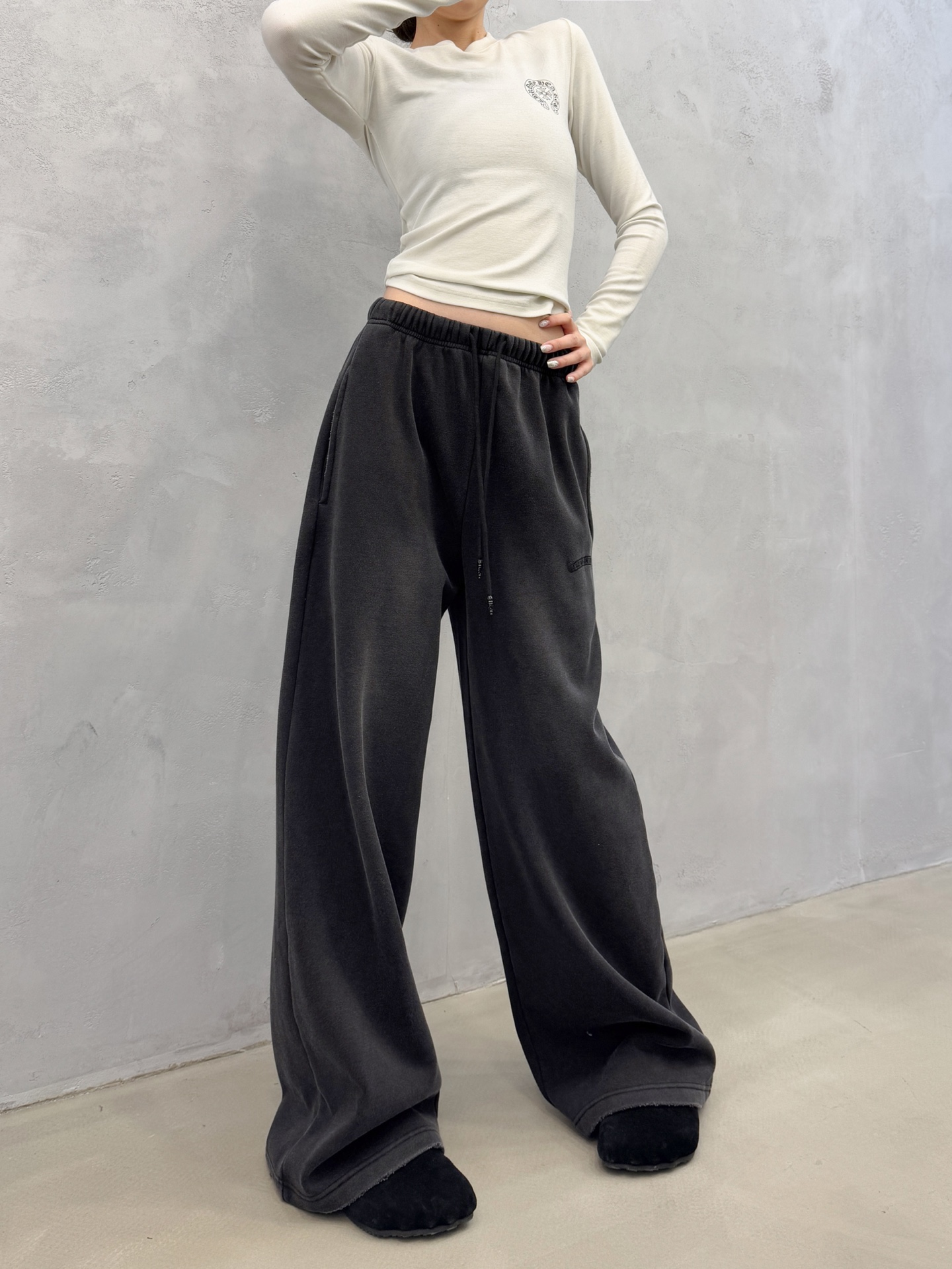 🌾克罗心 ｜ 新款卫裤，成衣洗水炒色吊磨工艺加前后刺绣标，洗褪抓绒面料，时尚保暖，男女同款，尺码sml