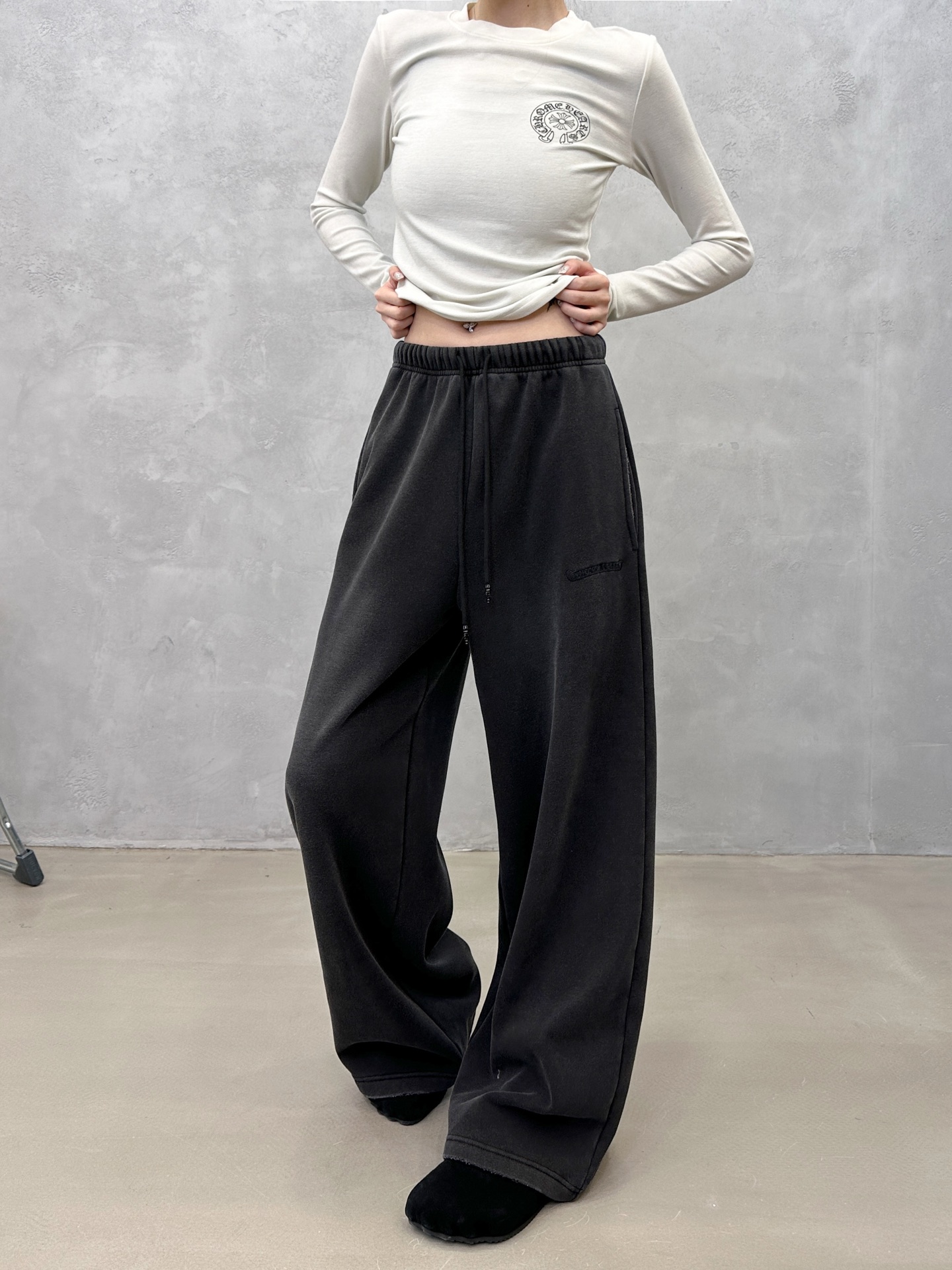 🌾克罗心 ｜ 新款卫裤，成衣洗水炒色吊磨工艺加前后刺绣标，洗褪抓绒面料，时尚保暖，男女同款，尺码sml