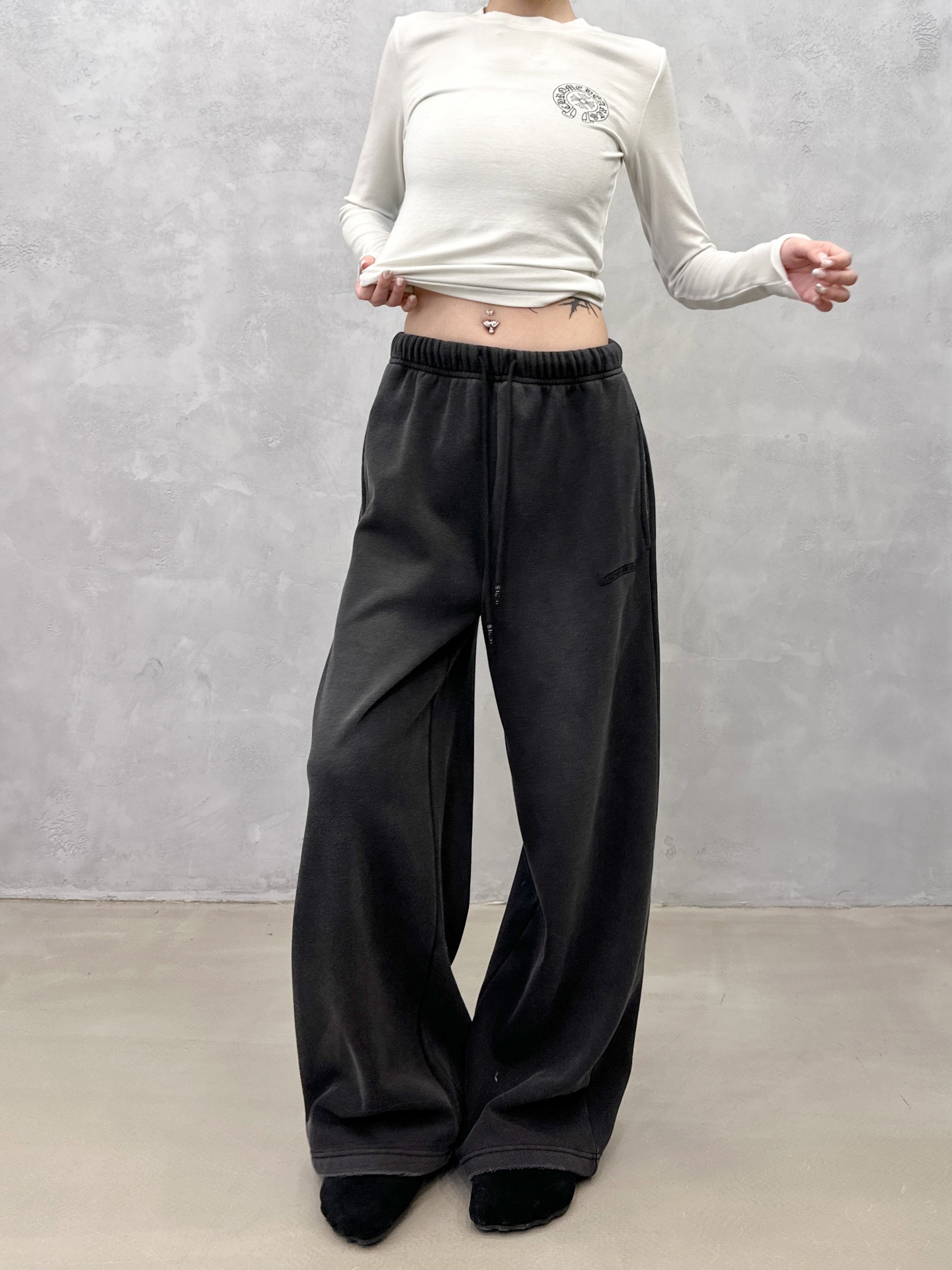 🌾克罗心 ｜ 新款卫裤，成衣洗水炒色吊磨工艺加前后刺绣标，洗褪抓绒面料，时尚保暖，男女同款，尺码sml