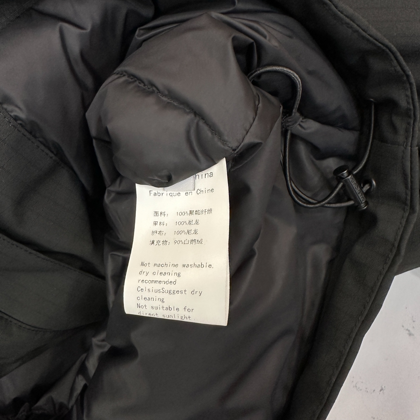 🌾巴黎 ｜ 新款羽绒服，成衣多处刺绣标，经典品牌格纹三防面料，90白鹅绒填充，男女同款，尺码sml