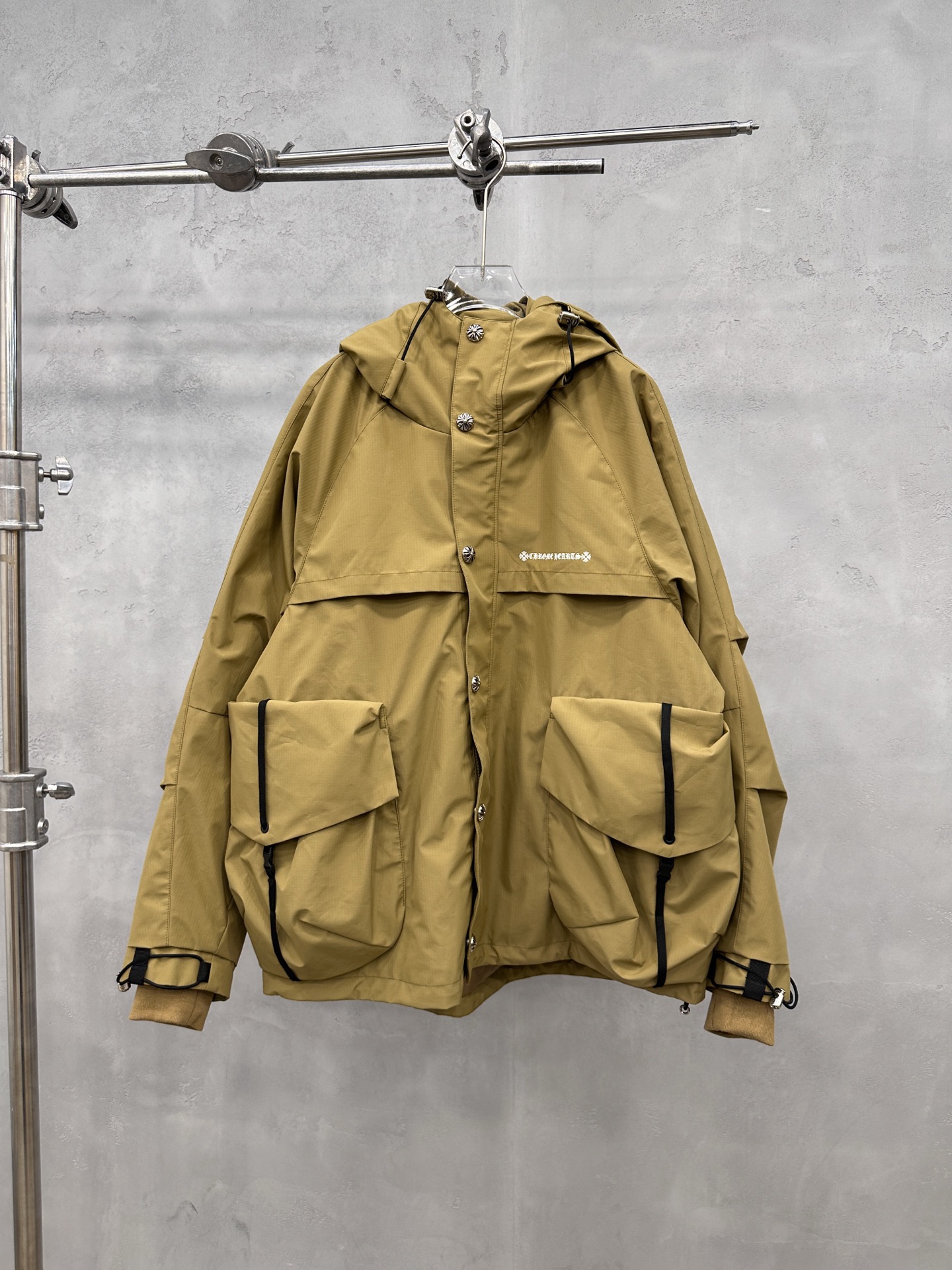 🌾克罗心 ｜ 新款羽绒服，经典印花标，复杂结构款式，90白鹅绒填充，都市户外休闲，男女同款，尺码sml