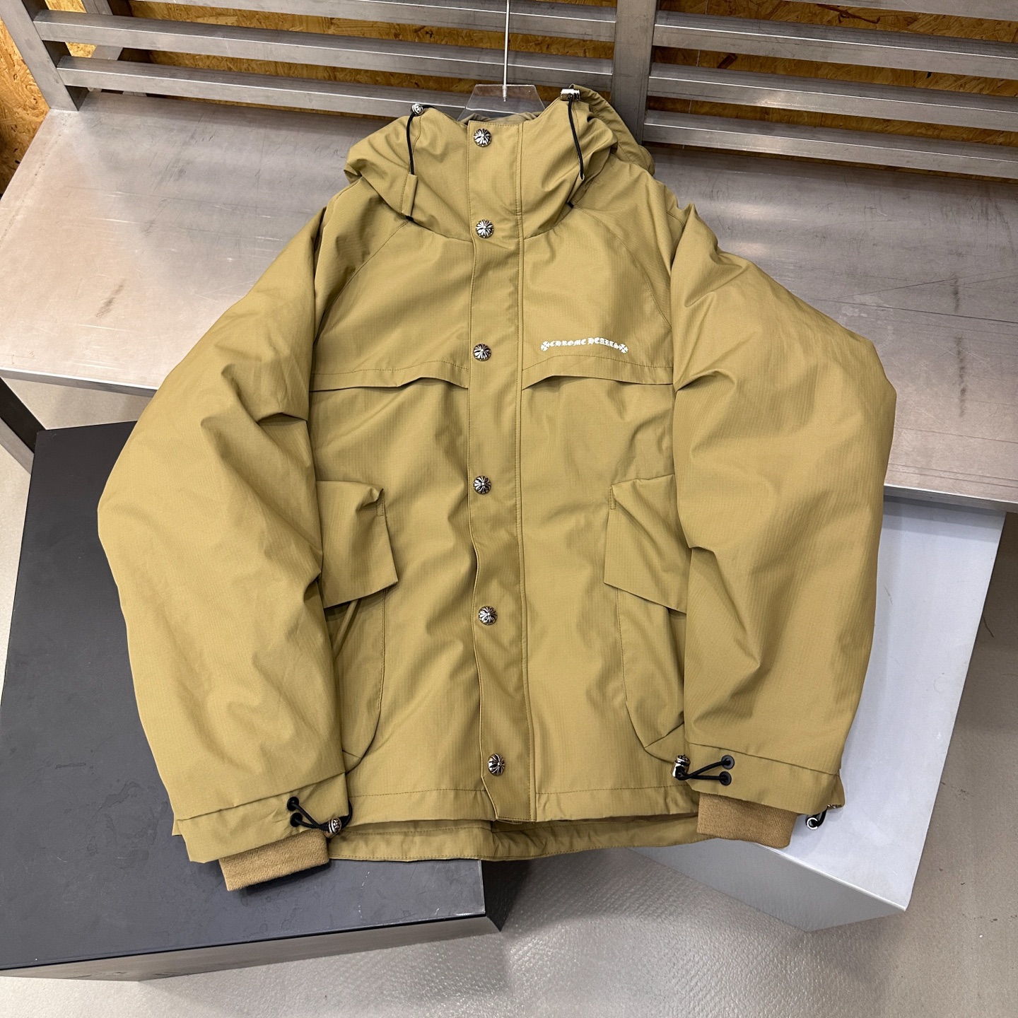 🌾克罗心 ｜ 新款羽绒服，经典印花标，复杂结构款式，90白鹅绒填充，都市户外休闲，男女同款，尺码sml