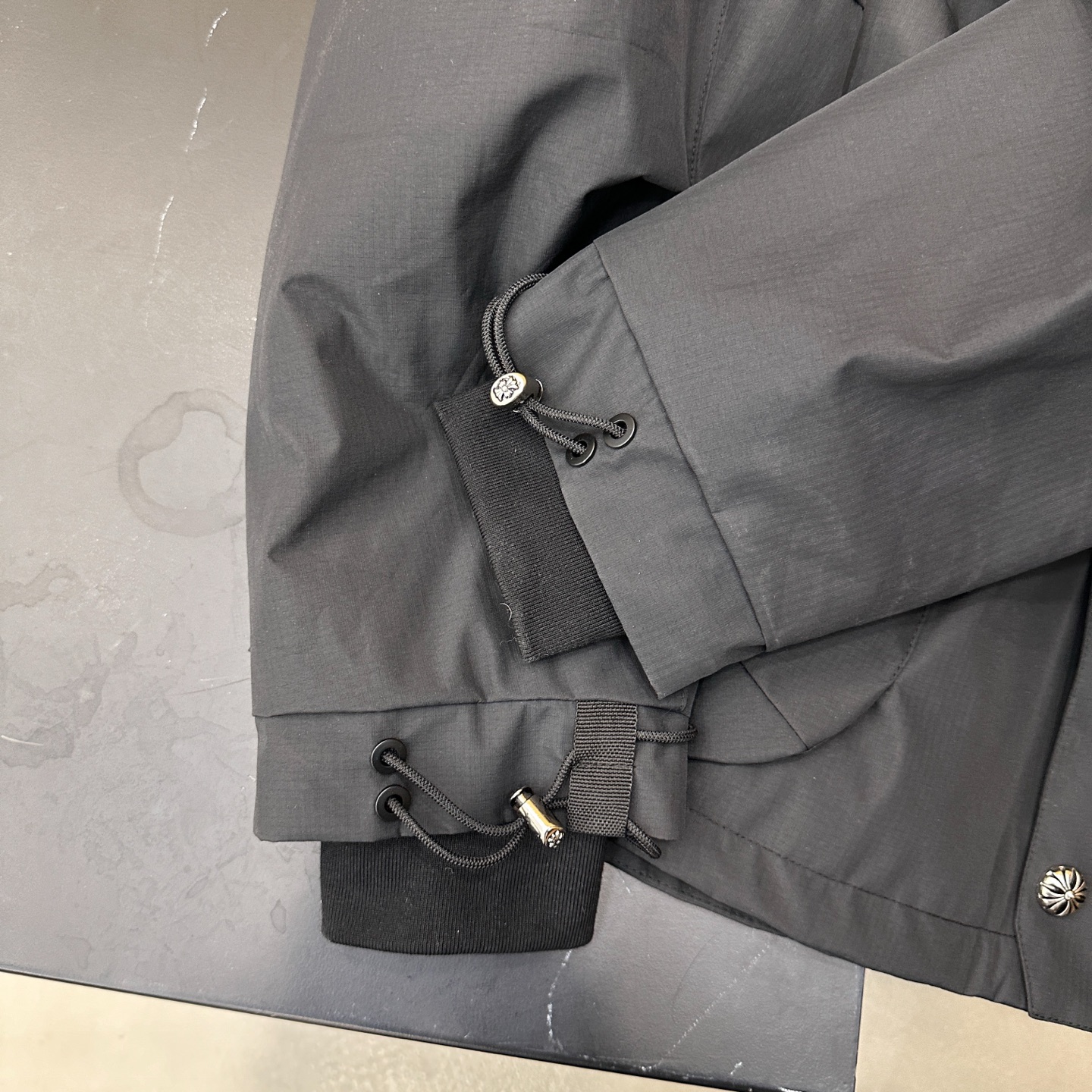 🌾克罗心 ｜ 新款羽绒服，经典印花标，复杂结构款式，90白鹅绒填充，都市户外休闲，男女同款，尺码sml