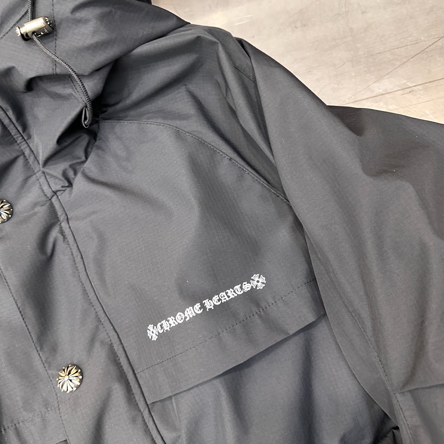 🌾克罗心 ｜ 新款羽绒服，经典印花标，复杂结构款式，90白鹅绒填充，都市户外休闲，男女同款，尺码sml