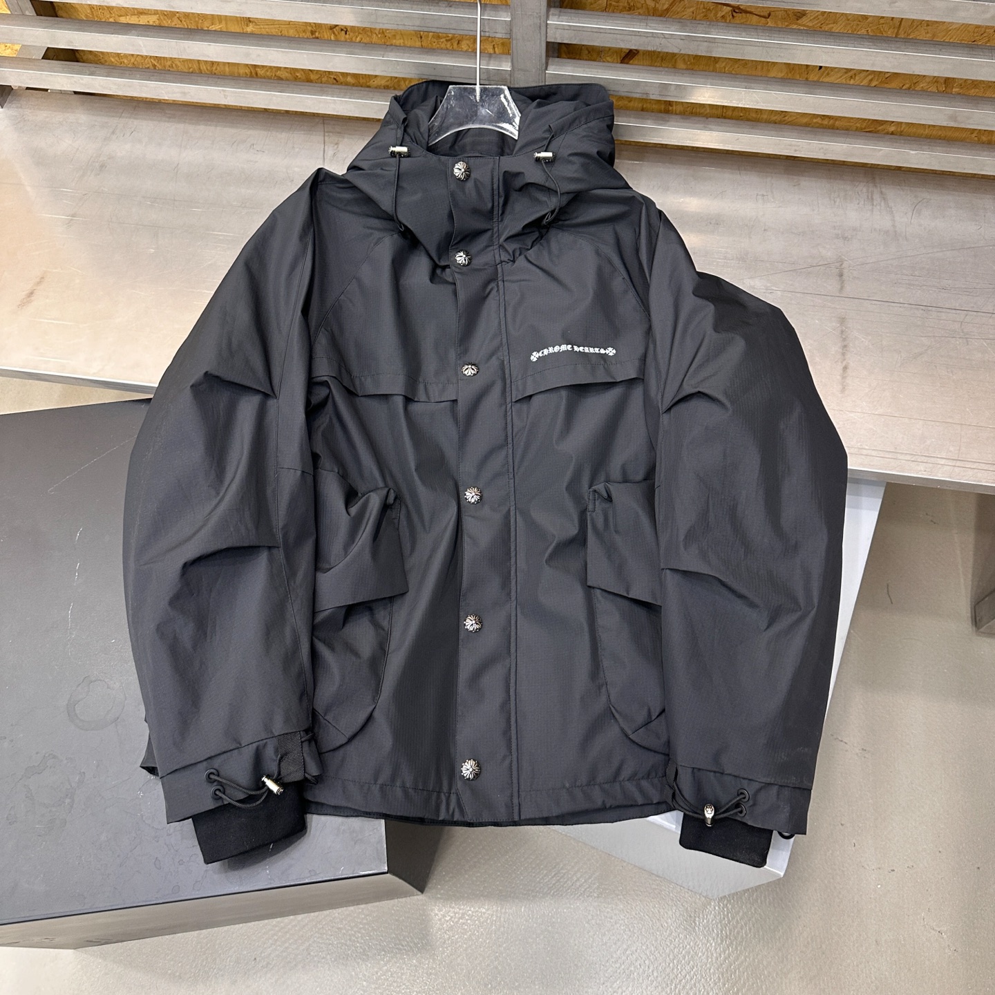 🌾克罗心 ｜ 新款羽绒服，经典印花标，复杂结构款式，90白鹅绒填充，都市户外休闲，男女同款，尺码sml