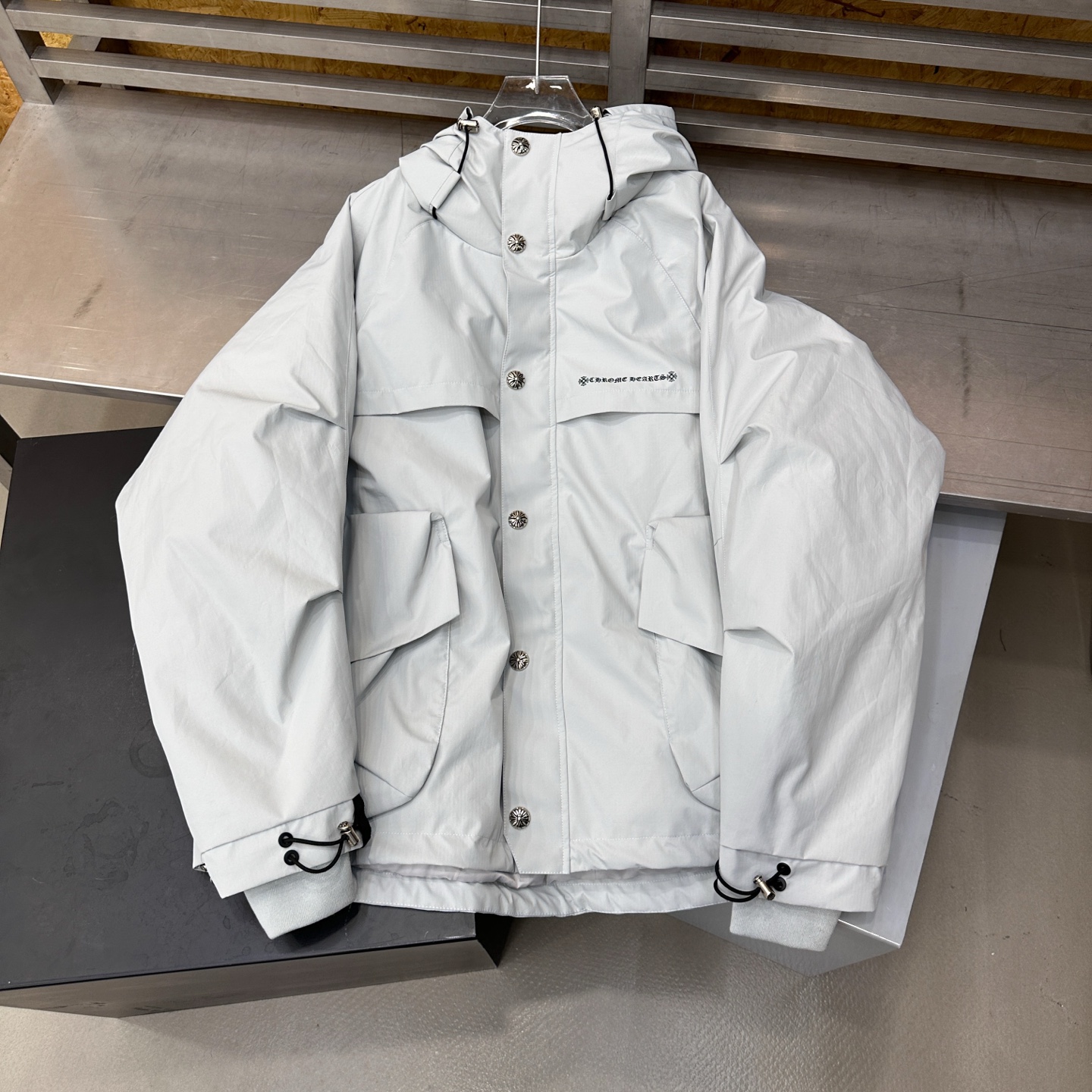 🌾克罗心 ｜ 新款羽绒服，经典印花标，复杂结构款式，90白鹅绒填充，都市户外休闲，男女同款，尺码sml