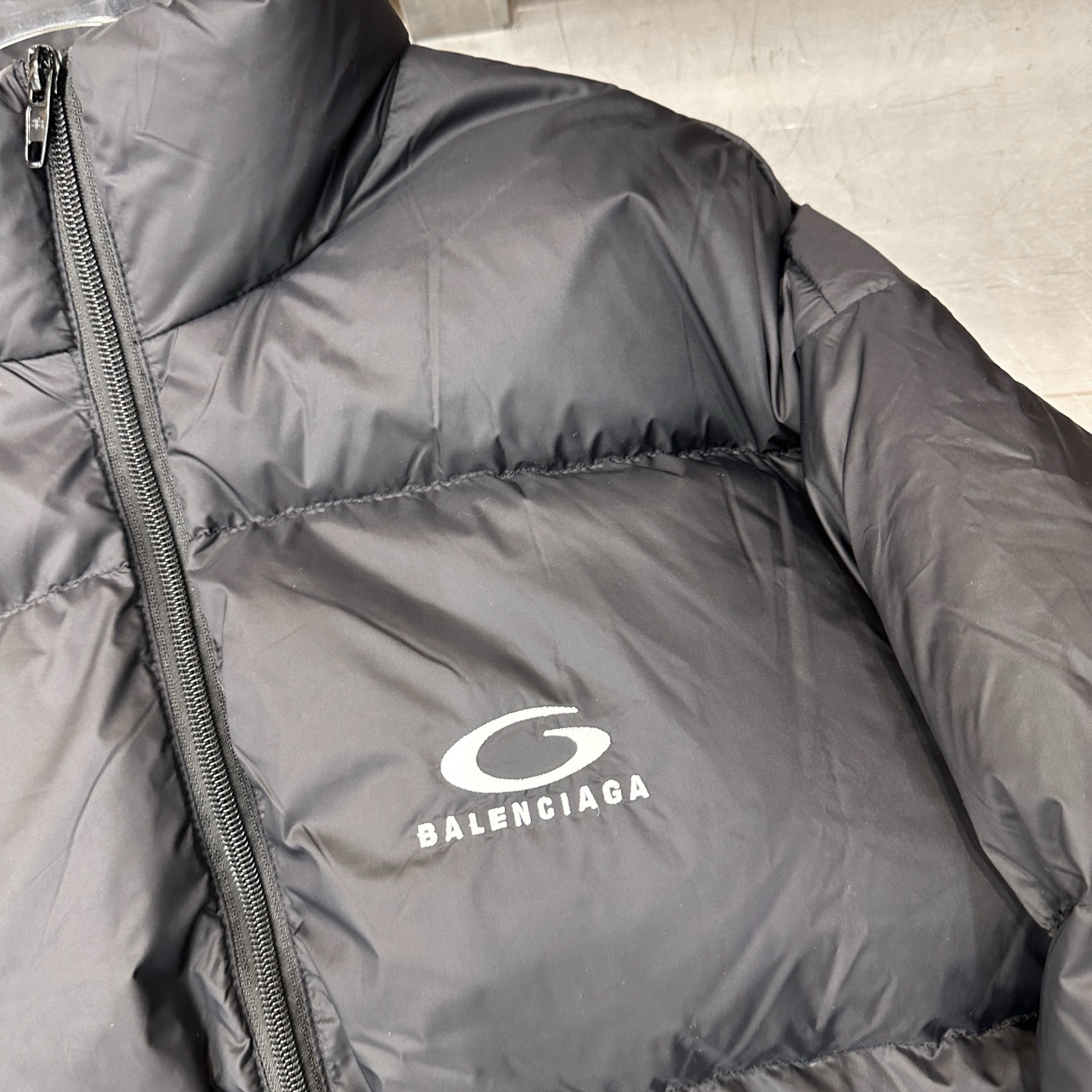 🌾巴黎 ｜ 新款羽绒服，经典刺绣标，90白鹅绒填充经典版型，男女同款，尺码sml