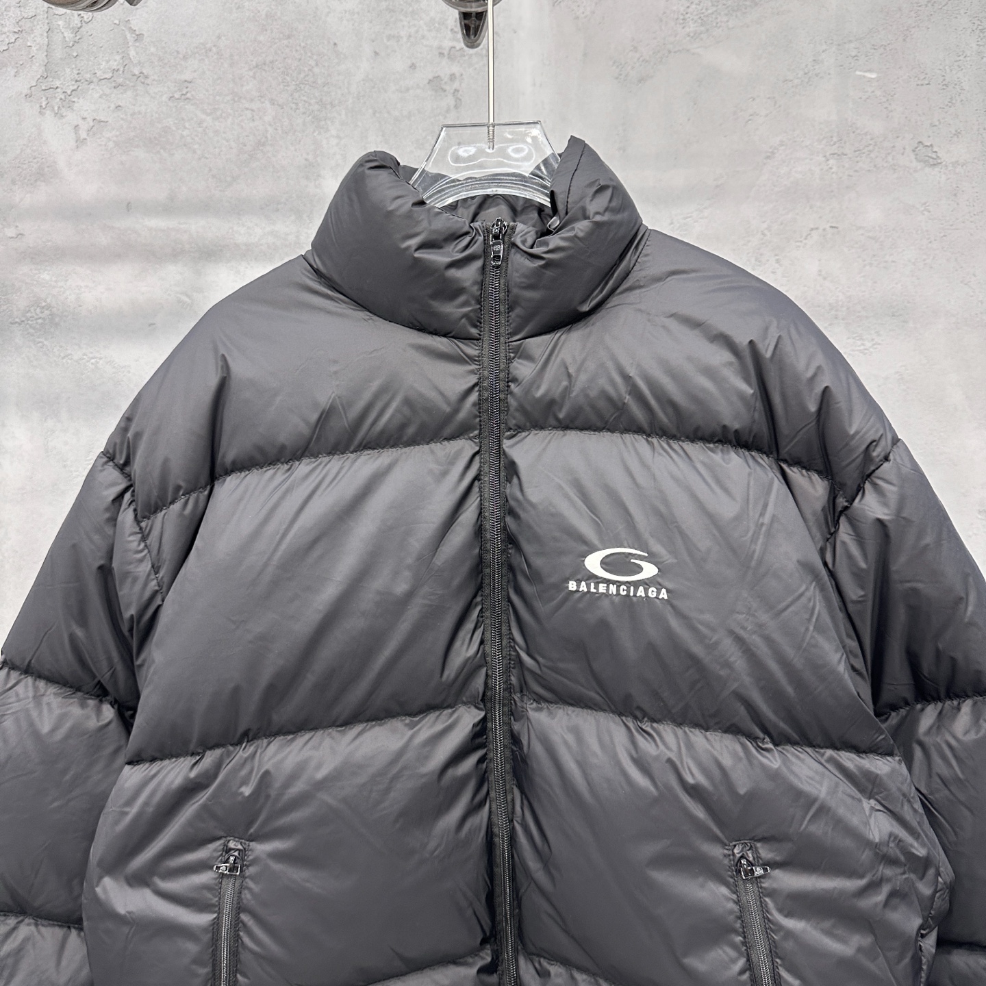 🌾巴黎 ｜ 新款羽绒服，经典刺绣标，90白鹅绒填充经典版型，男女同款，尺码sml