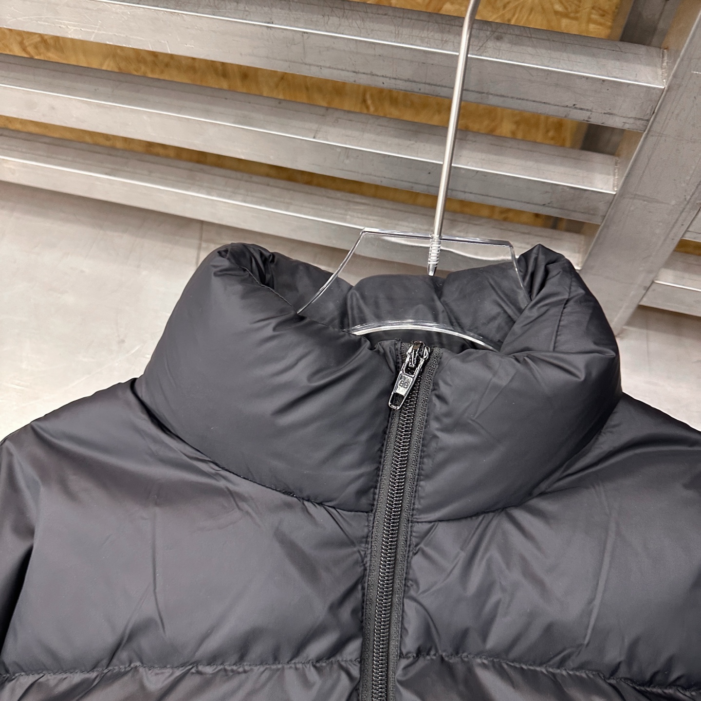 🌾巴黎 ｜ 新款羽绒服，经典刺绣标，90白鹅绒填充经典版型，男女同款，尺码sml