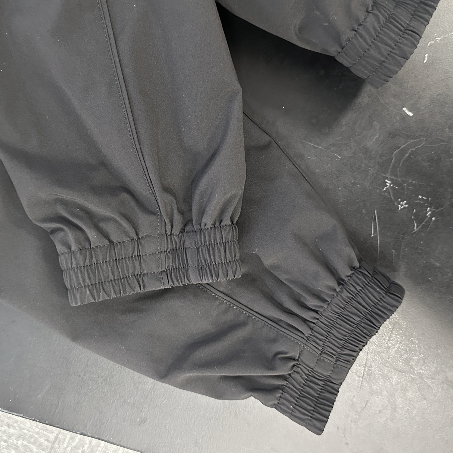 🌾巴黎 ｜ 新款风衣外套，成衣洗水加经典刺绣标，时尚腰带双层款式，休闲时尚，尺码sml