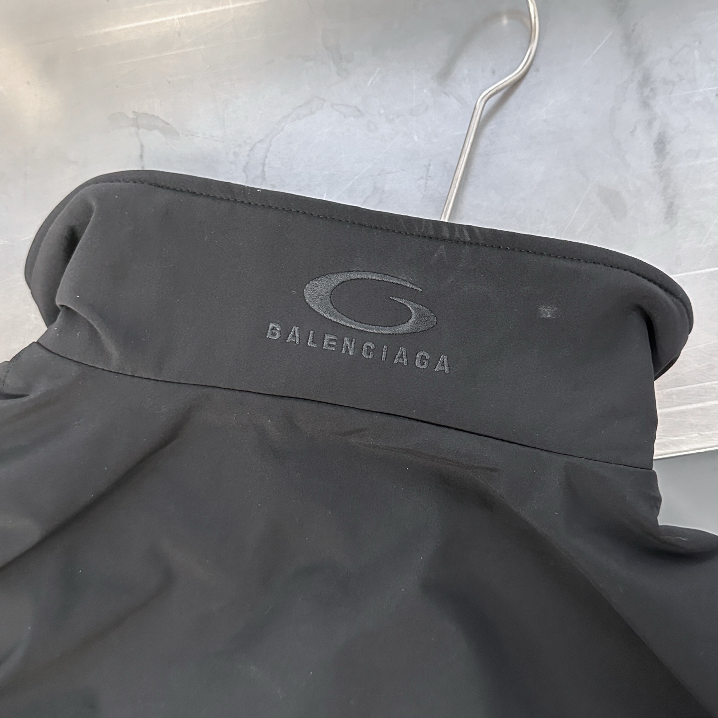 🌾巴黎 ｜ 新款风衣外套，成衣洗水加经典刺绣标，时尚腰带双层款式，休闲时尚，尺码sml