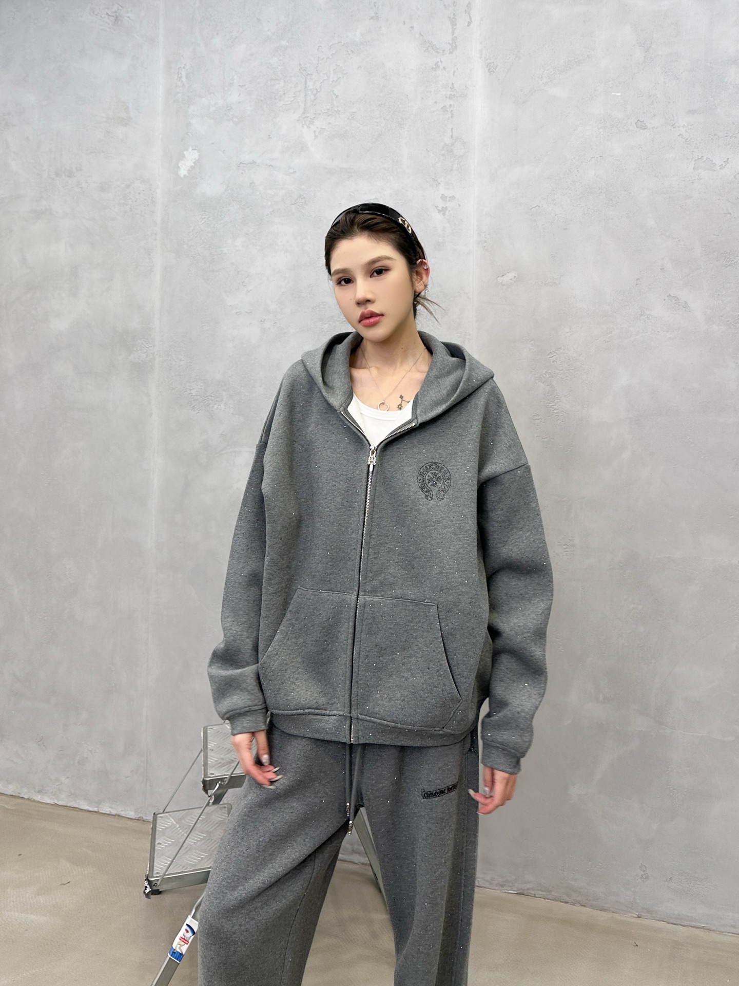 🌾克罗心 ｜ 新款卫衣开衫，经典硅胶闪粉印花标，成衣全身烫钻工艺，休闲时尚，尺码sml