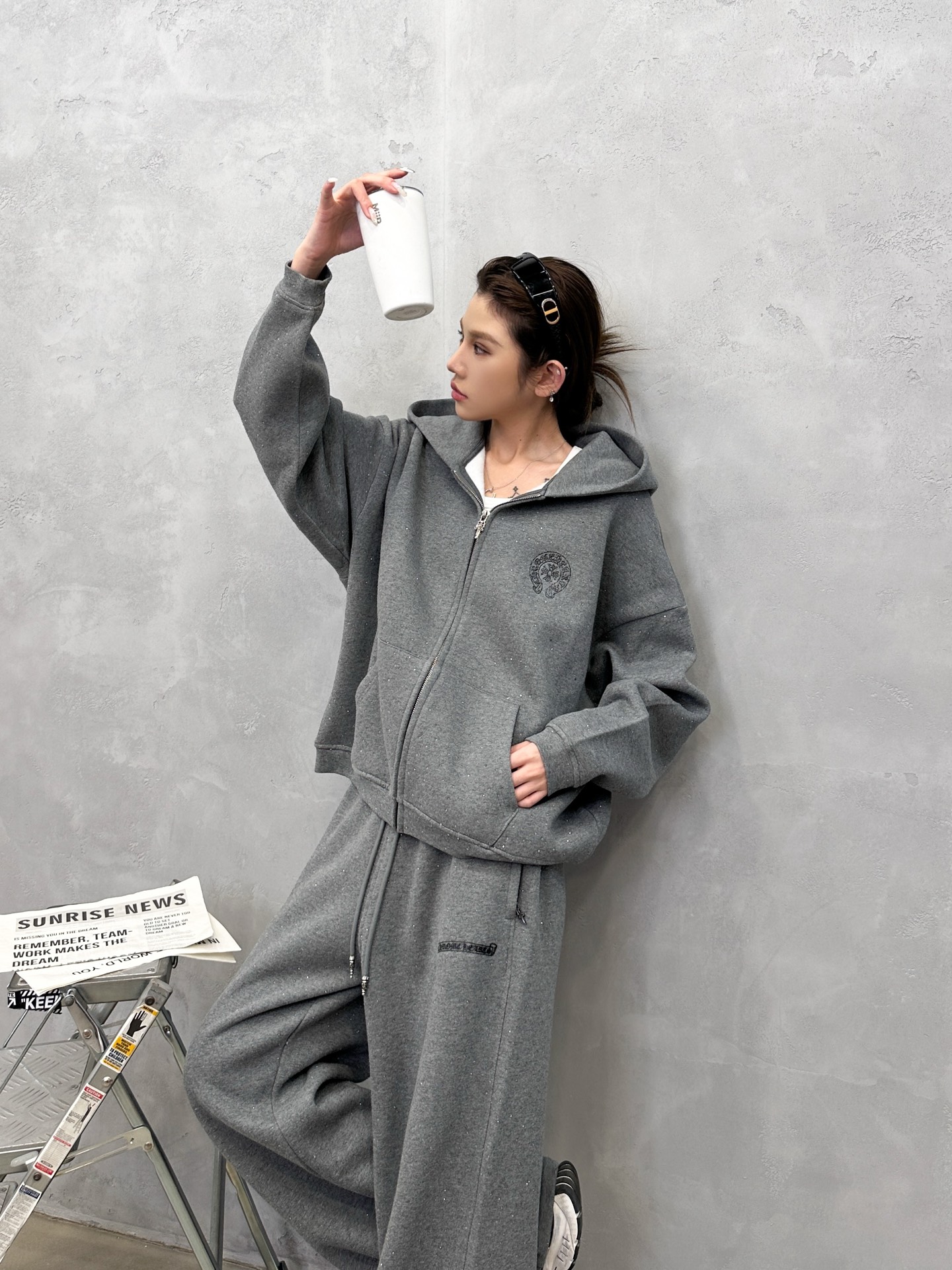 🌾克罗心 ｜ 新款卫衣开衫，经典硅胶闪粉印花标，成衣全身烫钻工艺，休闲时尚，尺码sml