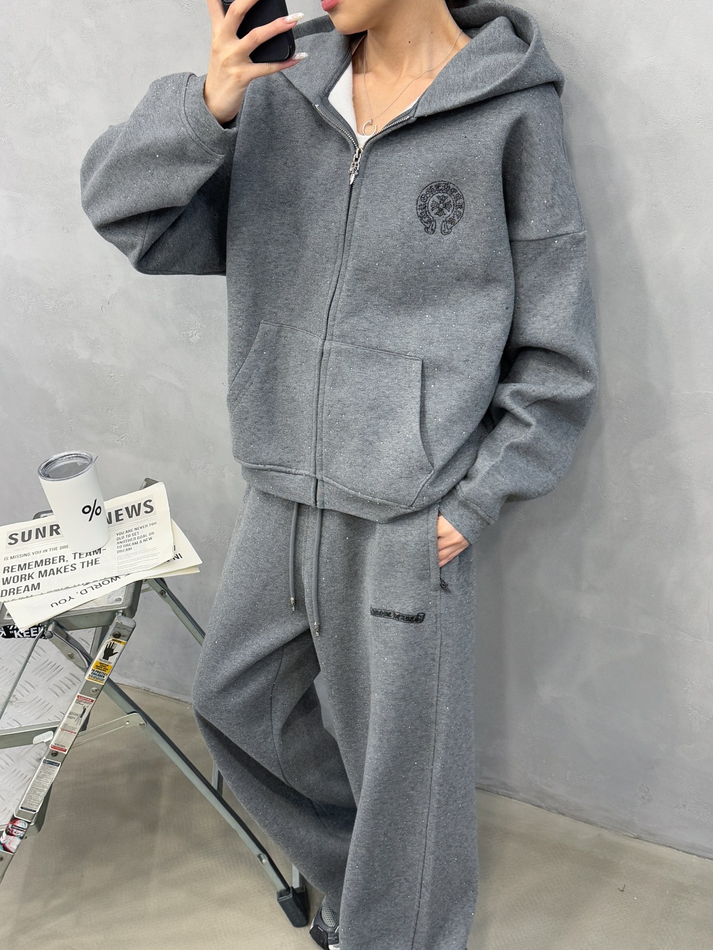 🌾克罗心 ｜ 新款卫衣开衫，经典硅胶闪粉印花标，成衣全身烫钻工艺，休闲时尚，尺码sml