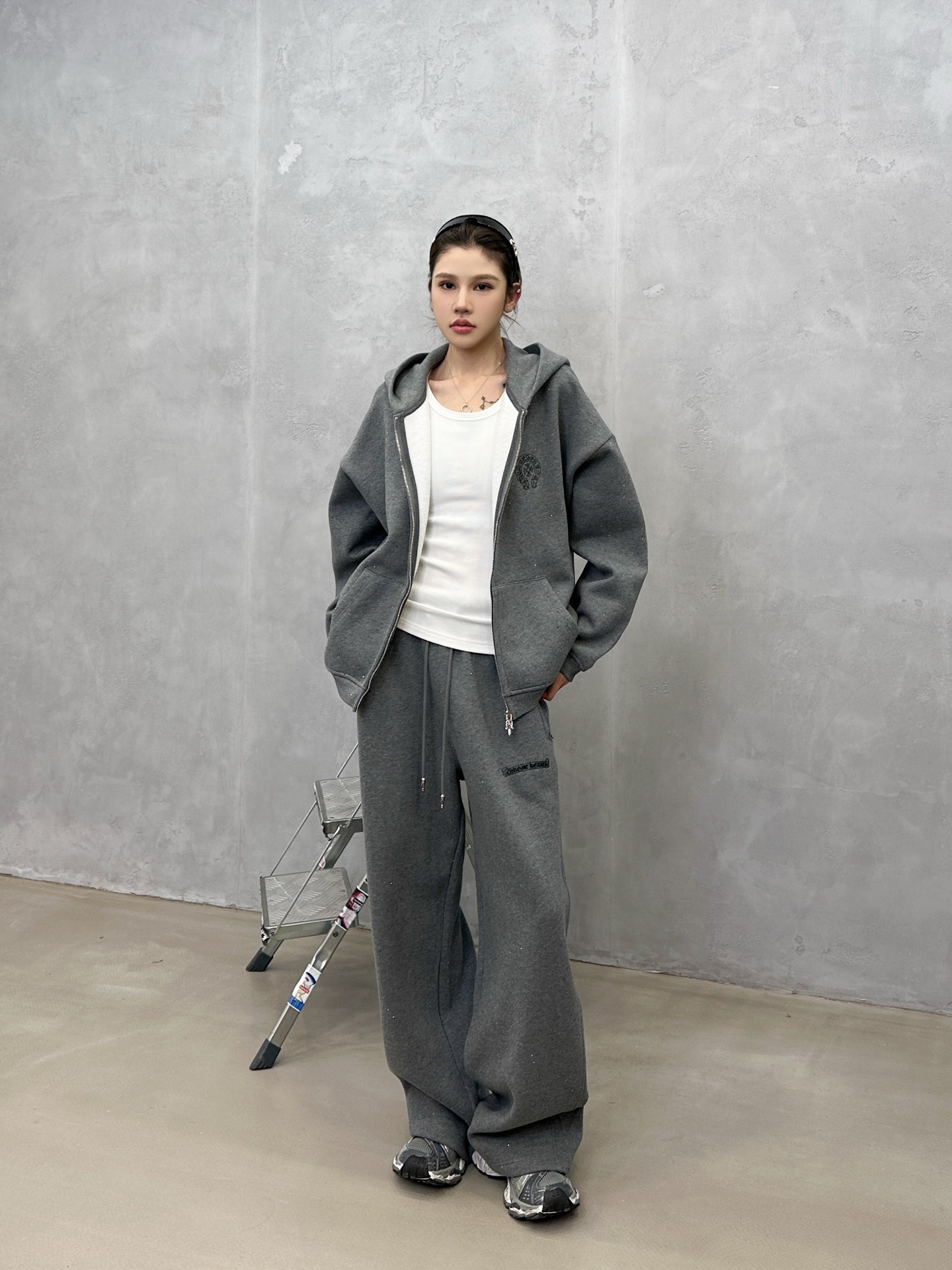 🌾克罗心 ｜ 新款卫衣开衫，经典硅胶闪粉印花标，成衣全身烫钻工艺，休闲时尚，尺码sml