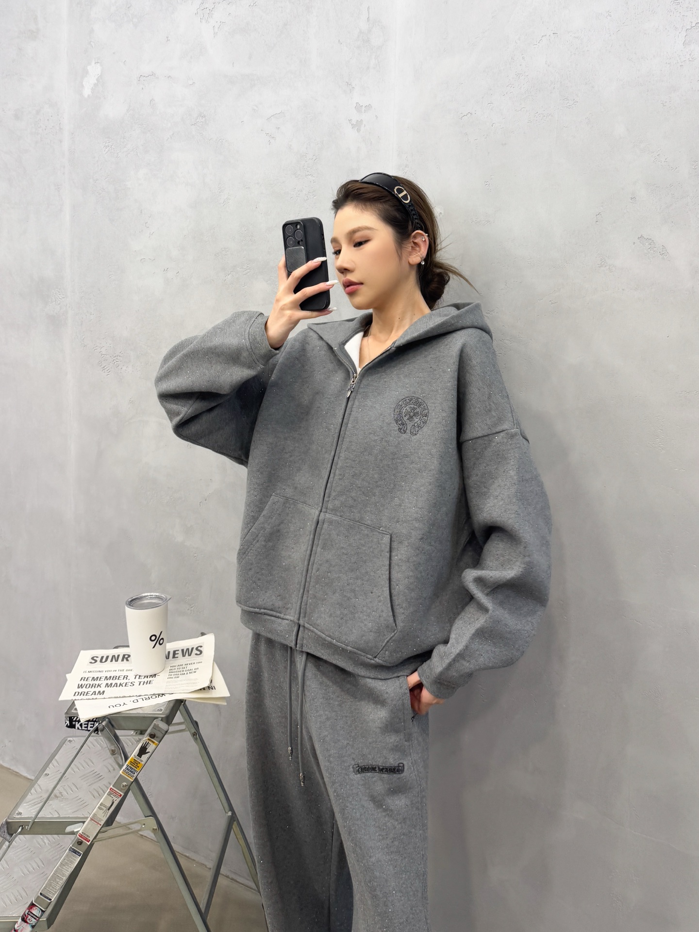 🌾克罗心 ｜ 新款卫衣开衫，经典硅胶闪粉印花标，成衣全身烫钻工艺，休闲时尚，尺码sml